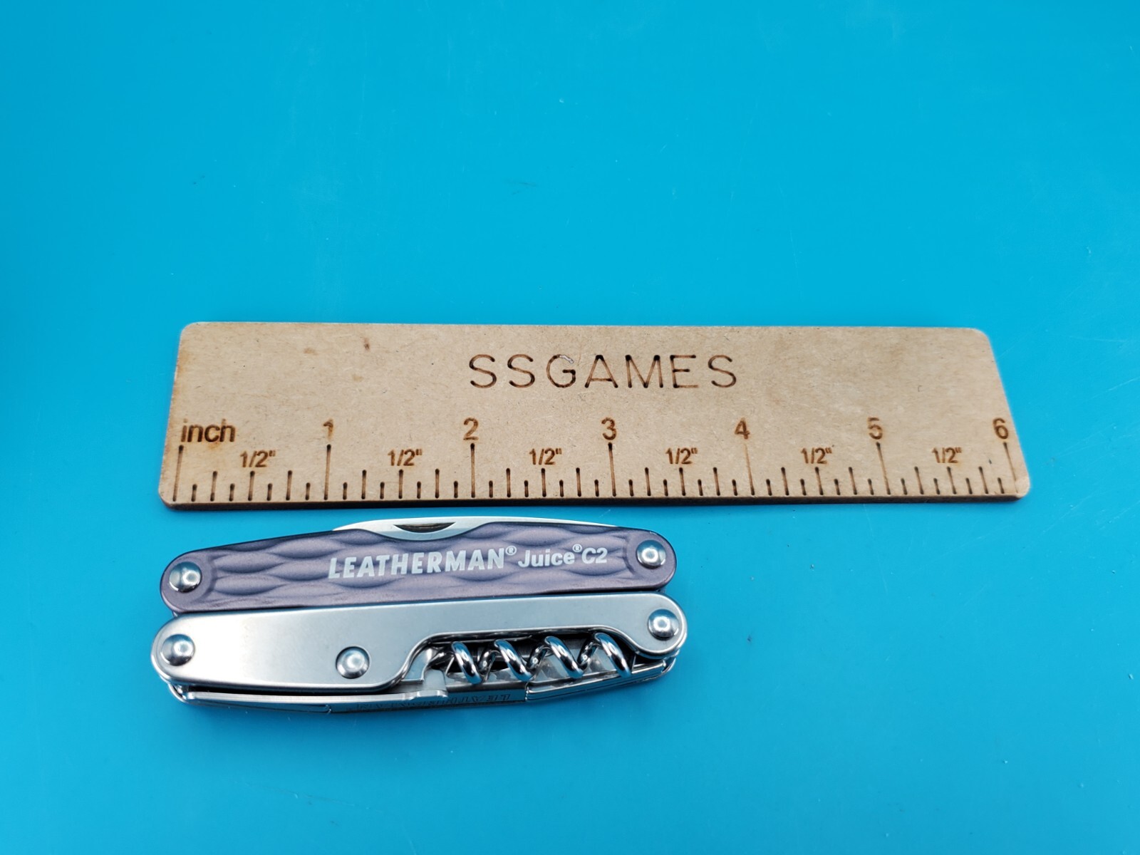 Leatherman Juice C2 Granite Gray Multi Tool! RETIRED! With Leather Sheath! MINT!