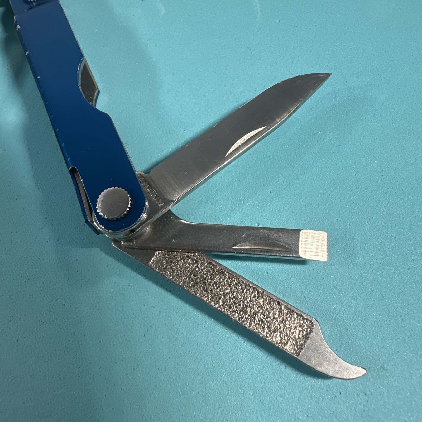 Leatherman Micra Multi-Tool, Knife, Scissors, Key Ring, Blue, USA Date 6/17
