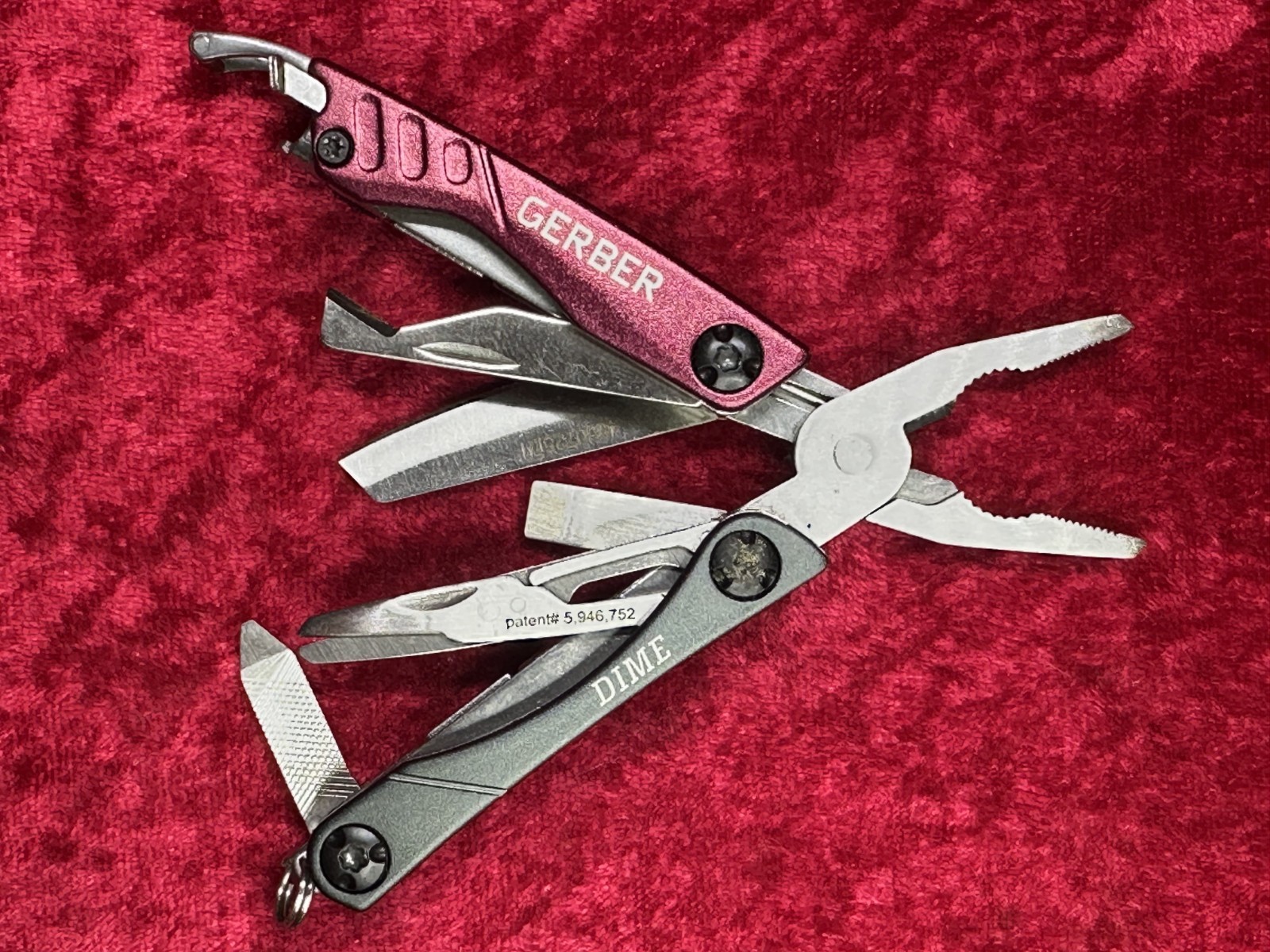 Gerber Dime Burgundy Wine Mini Multi-Tool Keychain Random Pick Rare Color (678)
