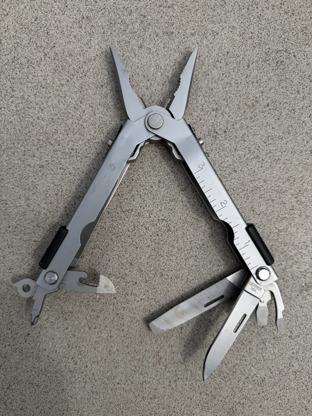 Gerber MP600 Multi Tool – 14 tools, One-hand-open jaws, US Made, Used, No Sheath