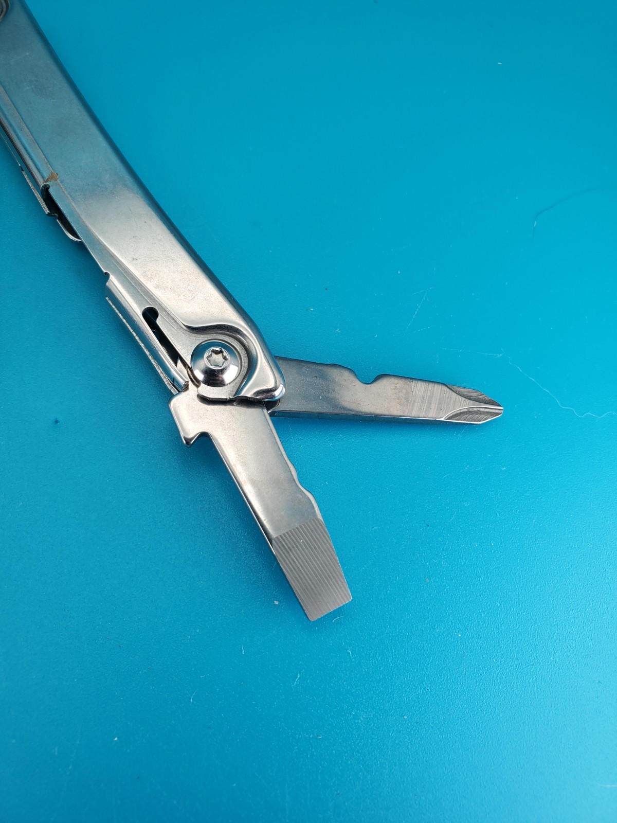 Leatherman Rev 3.8″ Multi-Tool, Stainless! *DUNCAN AVIATION*