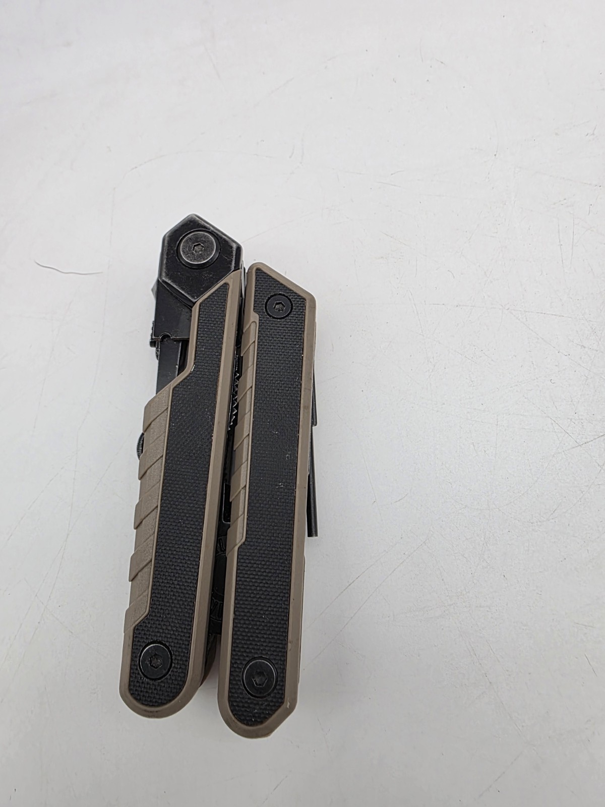 Real Avid AR15 Folding Multi-Tool Knife Plier Tactical. Broken Blade