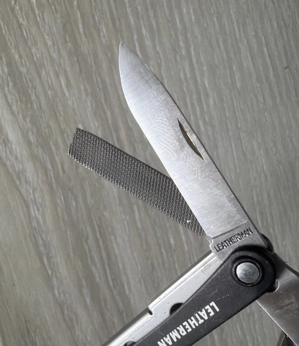 Leatherman Squirt PS4 MultiTool Plier Scissors Knife File Drivers Black Matte