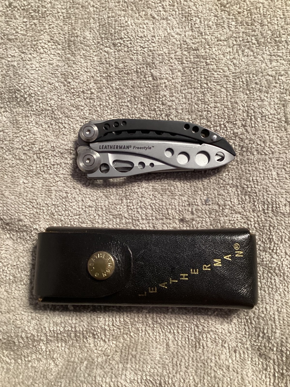 Leatherman FREESTYLE Multi Tool W/ Leather Pouch NEW