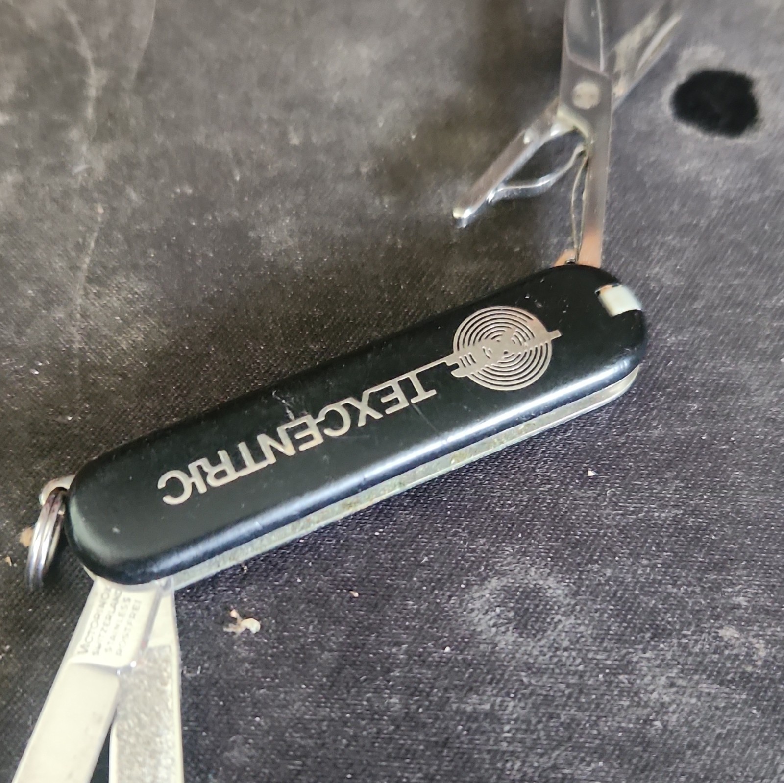 Victorinox Swiss Army Classic Black 3-Tool Multi-Tool Knife/Scissors/Nail File