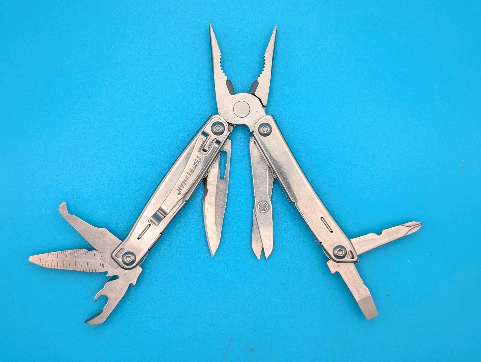 LEATHERMAN WINGMAN MULTI-TOOL! FAST SHIPPING!