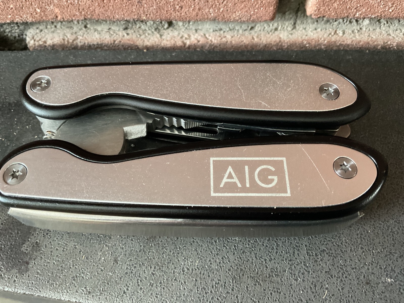 9 – in-1 AIG Multifunctional Tool With Pliers