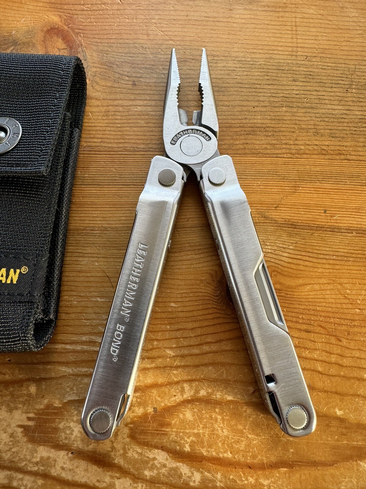 New Leatherman Bond Multitool W/ Sheath