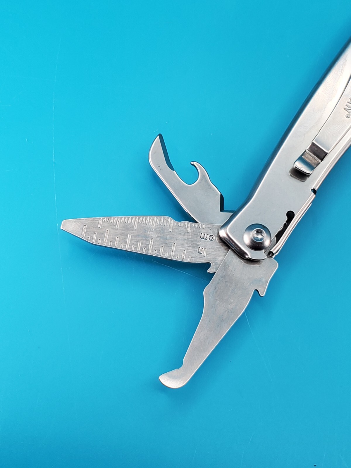 Leatherman Rev 3.8″ Multi-Tool, Stainless! *SOME RUST ON ITEM*