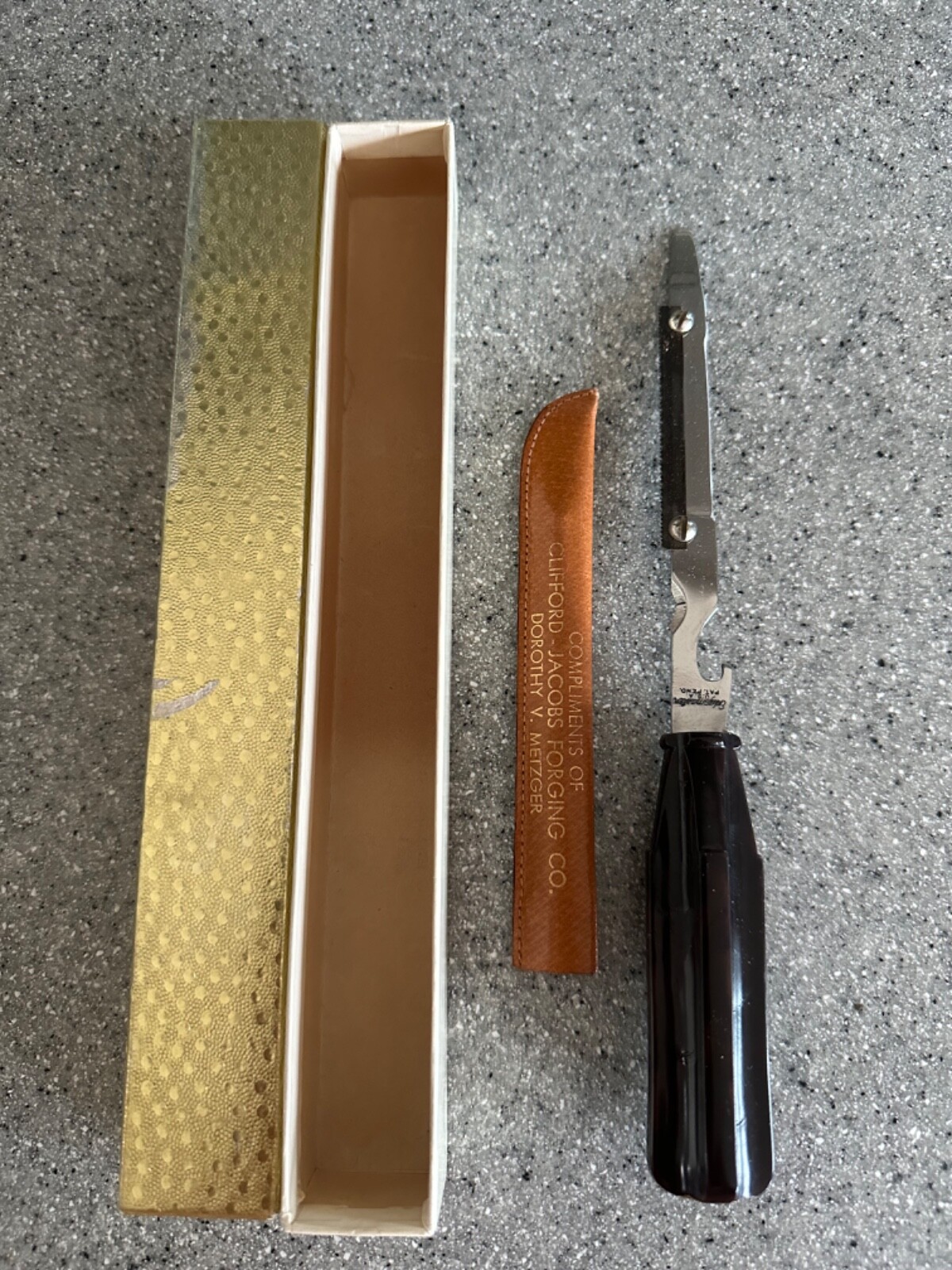 RARE vintage EDGE MASTER multi~tool/screwdriver, saw,bottle opener,knife~MIB/NOS