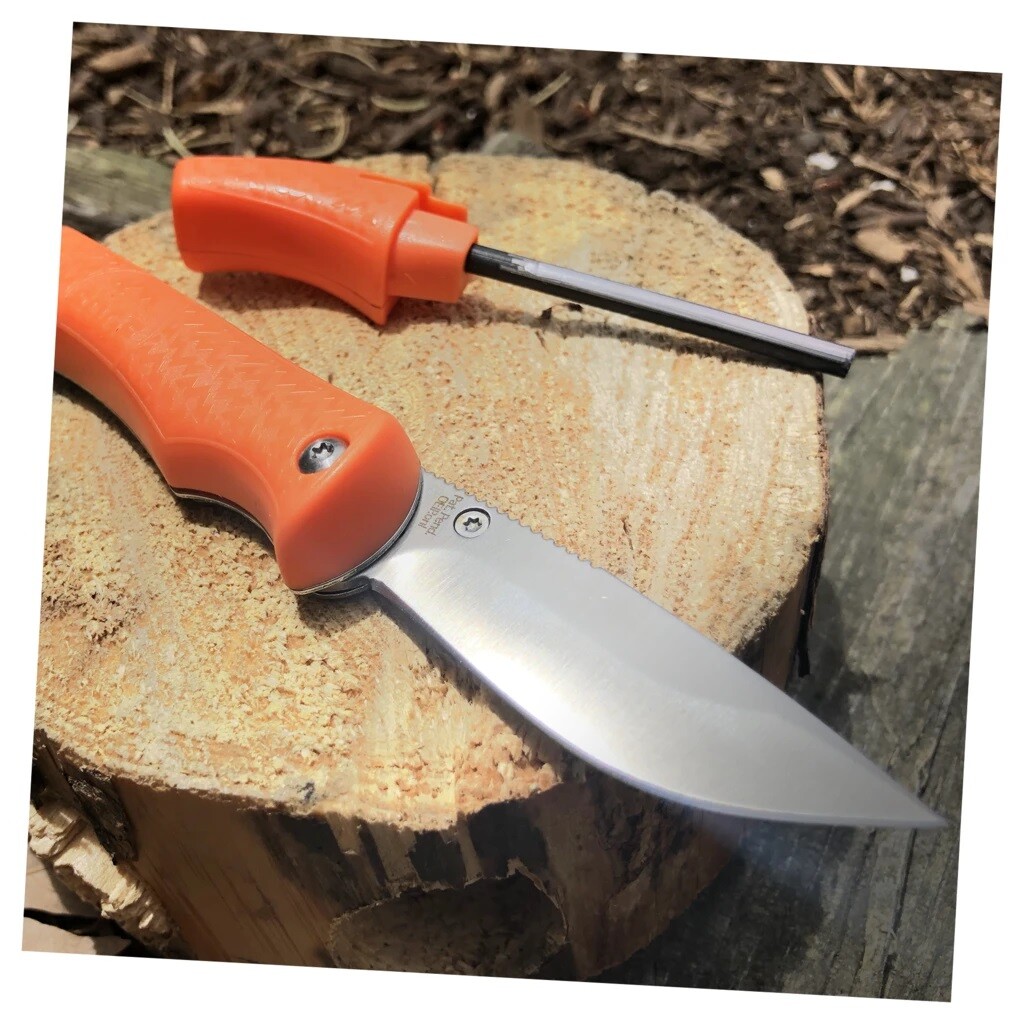 Outdoor Edge IGNITRO Folding Knife Multi Tools With Whistle Fire Starting