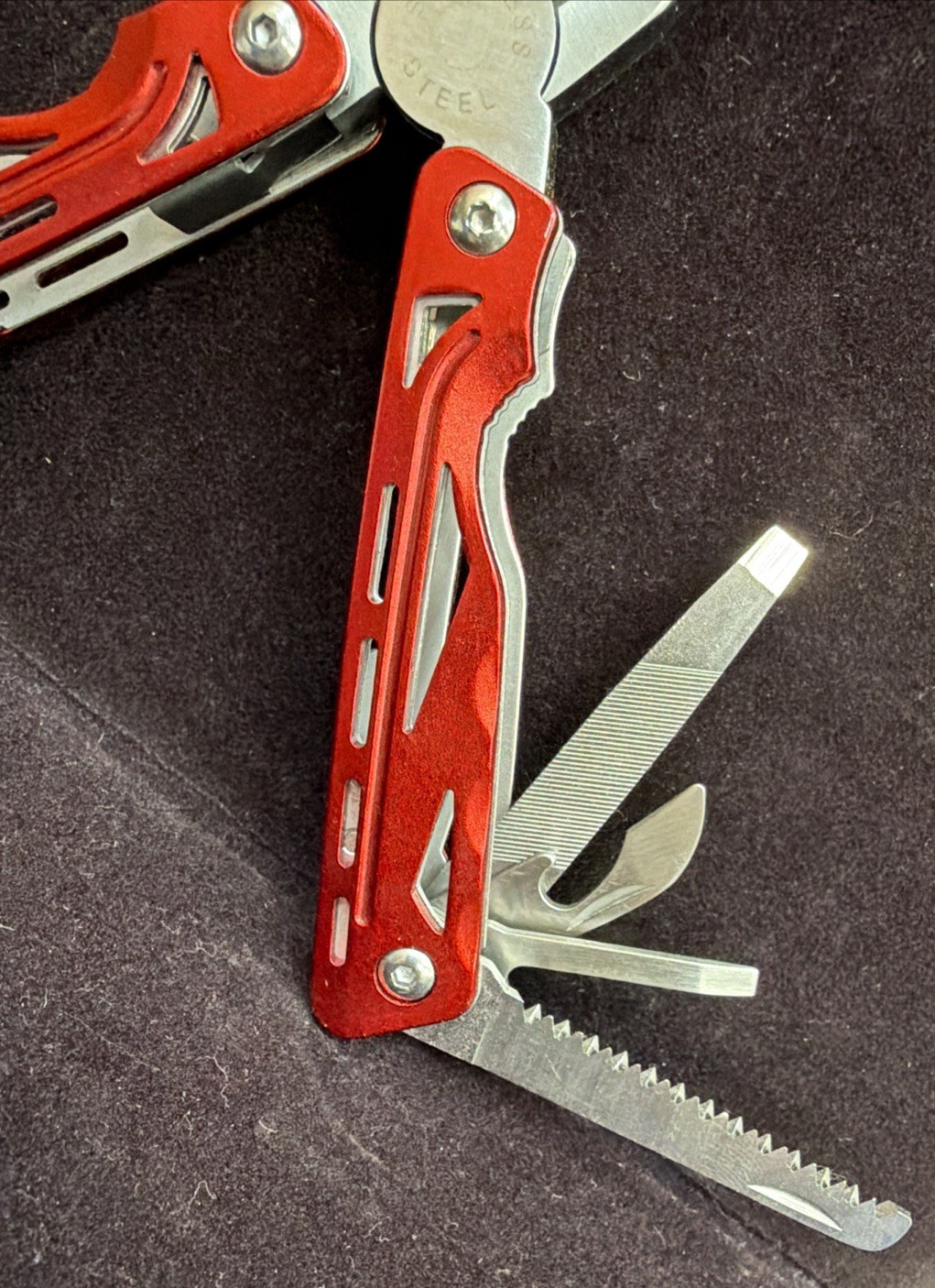 Snap On Red 9-in-1 Stainless Steel Easy Grip Multi-Tool With Sheath