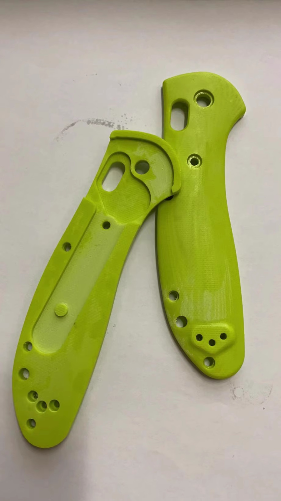 1 Pair G10 Handle Scales+Supporting Shafts for Benchmade Griptilian 551/550 New