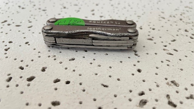 Leatherman SQUIRT S4 Silver Scissors Knife File Multi Tool – – – – –
