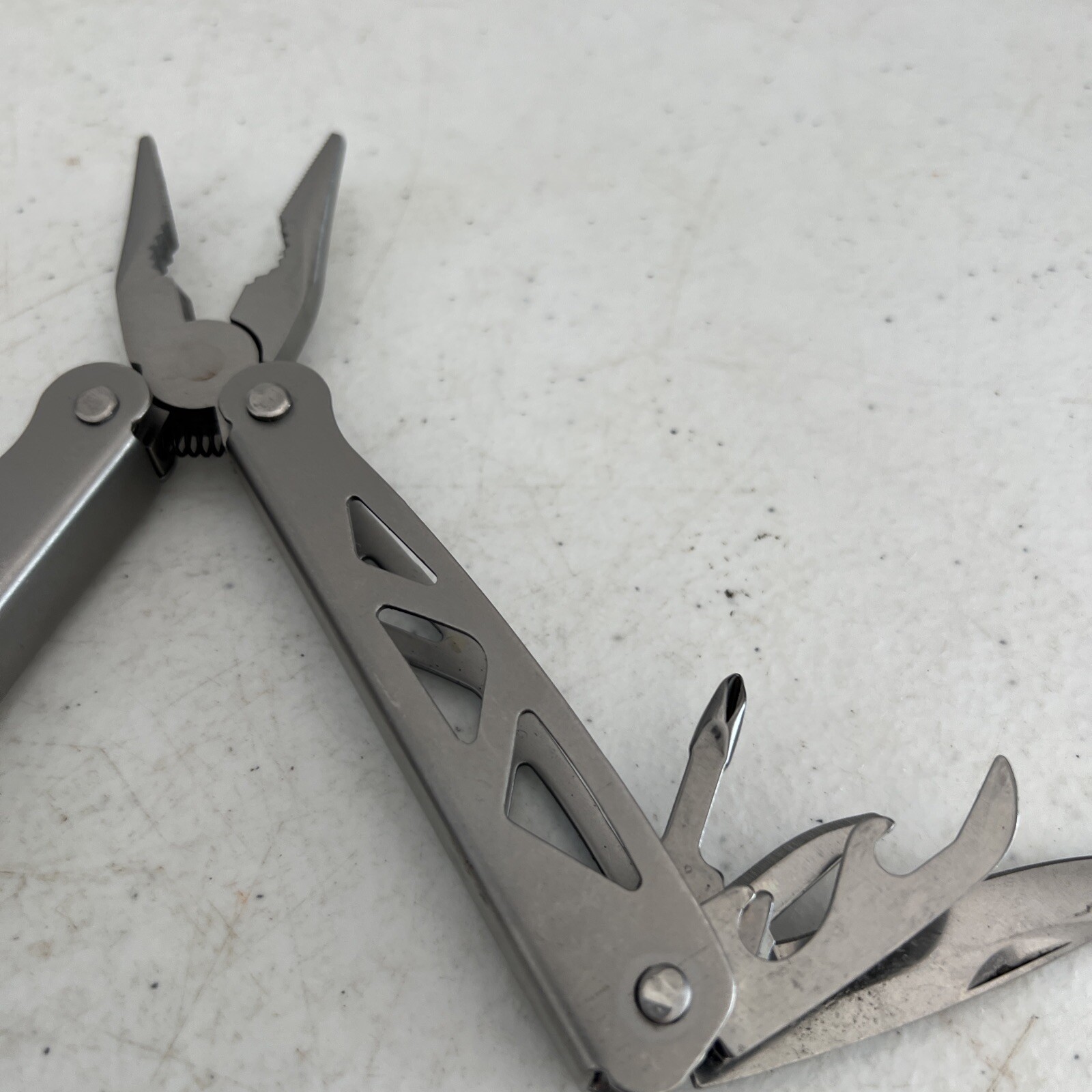Sheffield 12-IN-1 MULTI TOOL – Pliers, Screwdriver, Knife & More