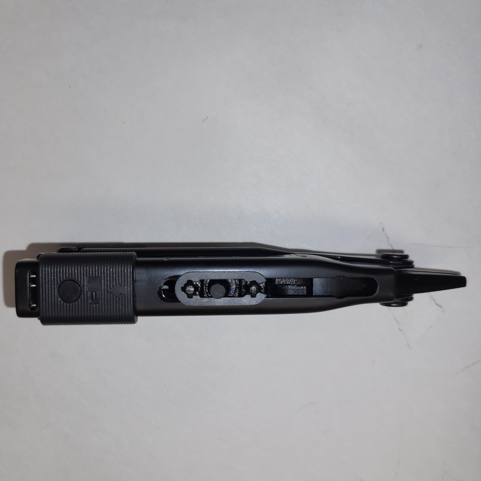 Multi tool 10 Tool Pliers Knife Screwdrivers Bottle Opener File Measure + Case