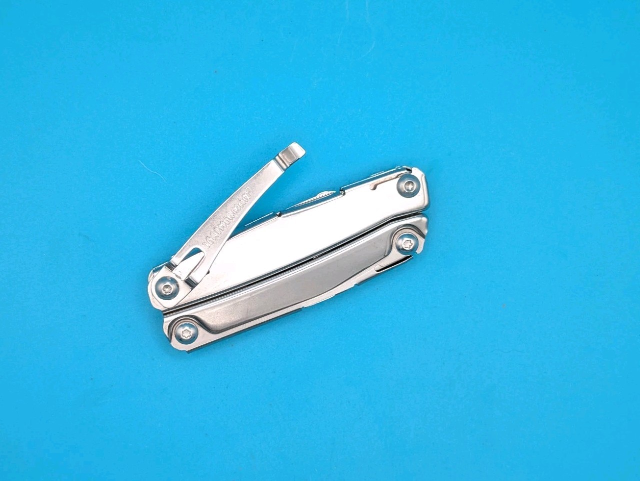 Leatherman Rev 3.8″ Multi-Tool, Stainless! *SOME RUST ON ITEM*