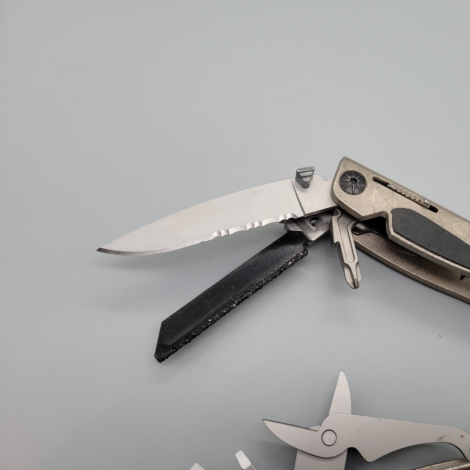 GERBER 800 LEGEND MULTI TOOL MULTI-PLIER: CARBIDE CUTTERS PLIERS KNIFE REMGRIT