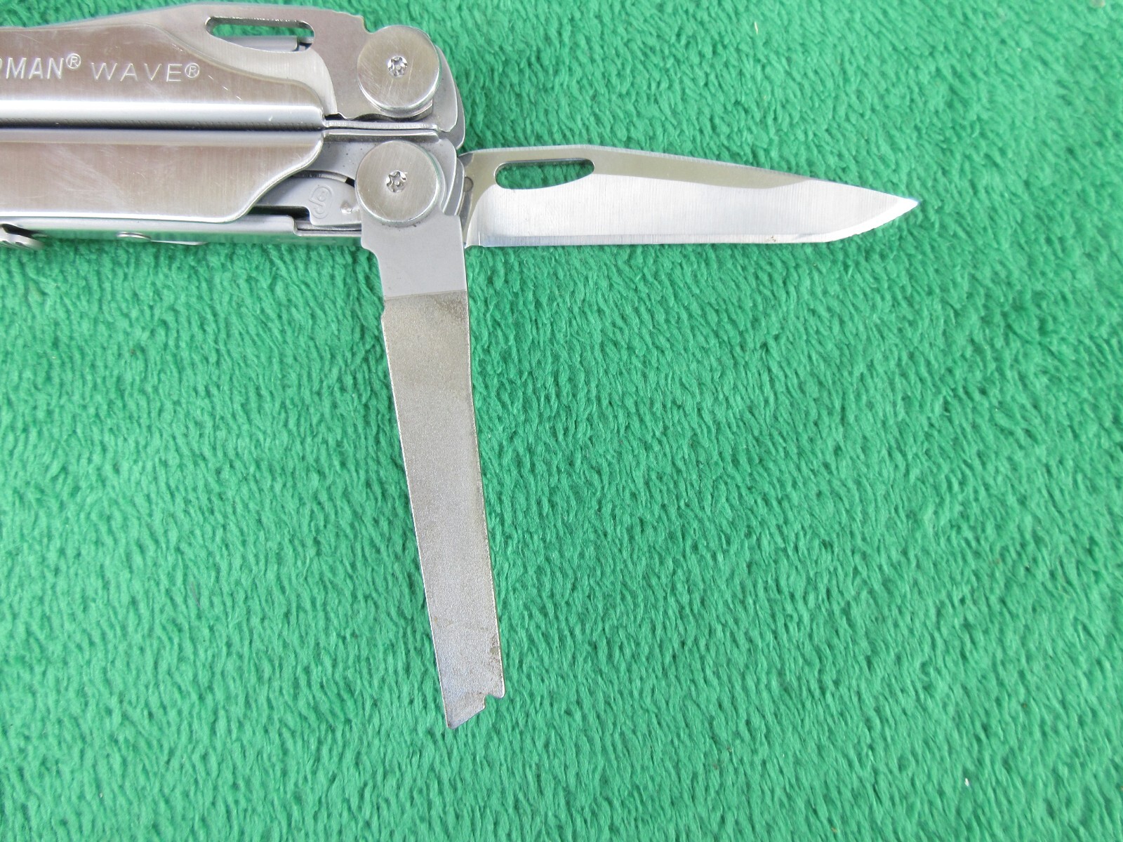 Leatherman Wave Multi Tool Folding Knife w/ Sheath #240