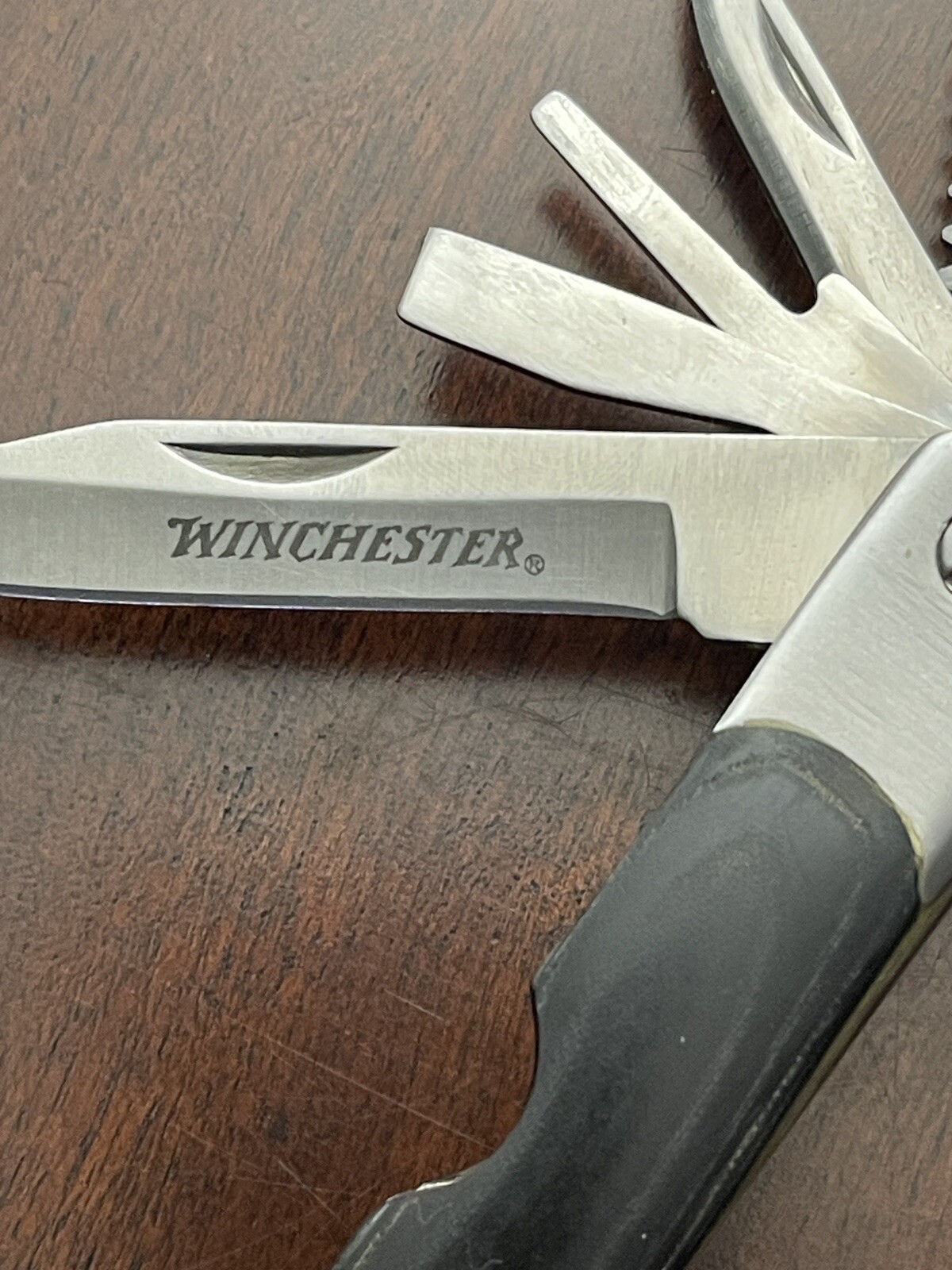 Winchester 2CR Big Wood Multi-Tool Wood Grain Grips Stainless Steel 4.5” Closed
