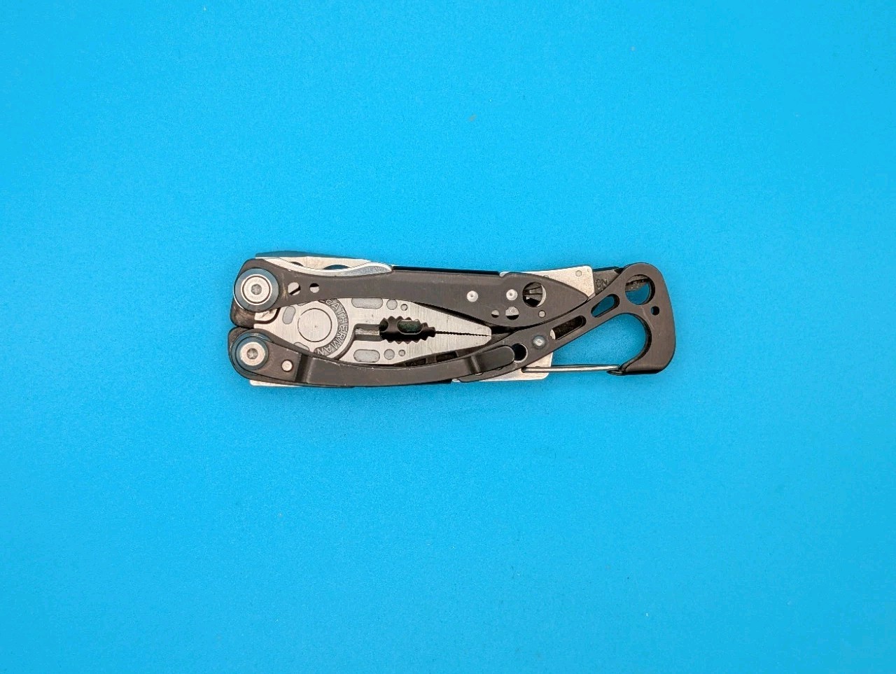 Leatherman Skeletool CX Multitool Plain Edge Knife!