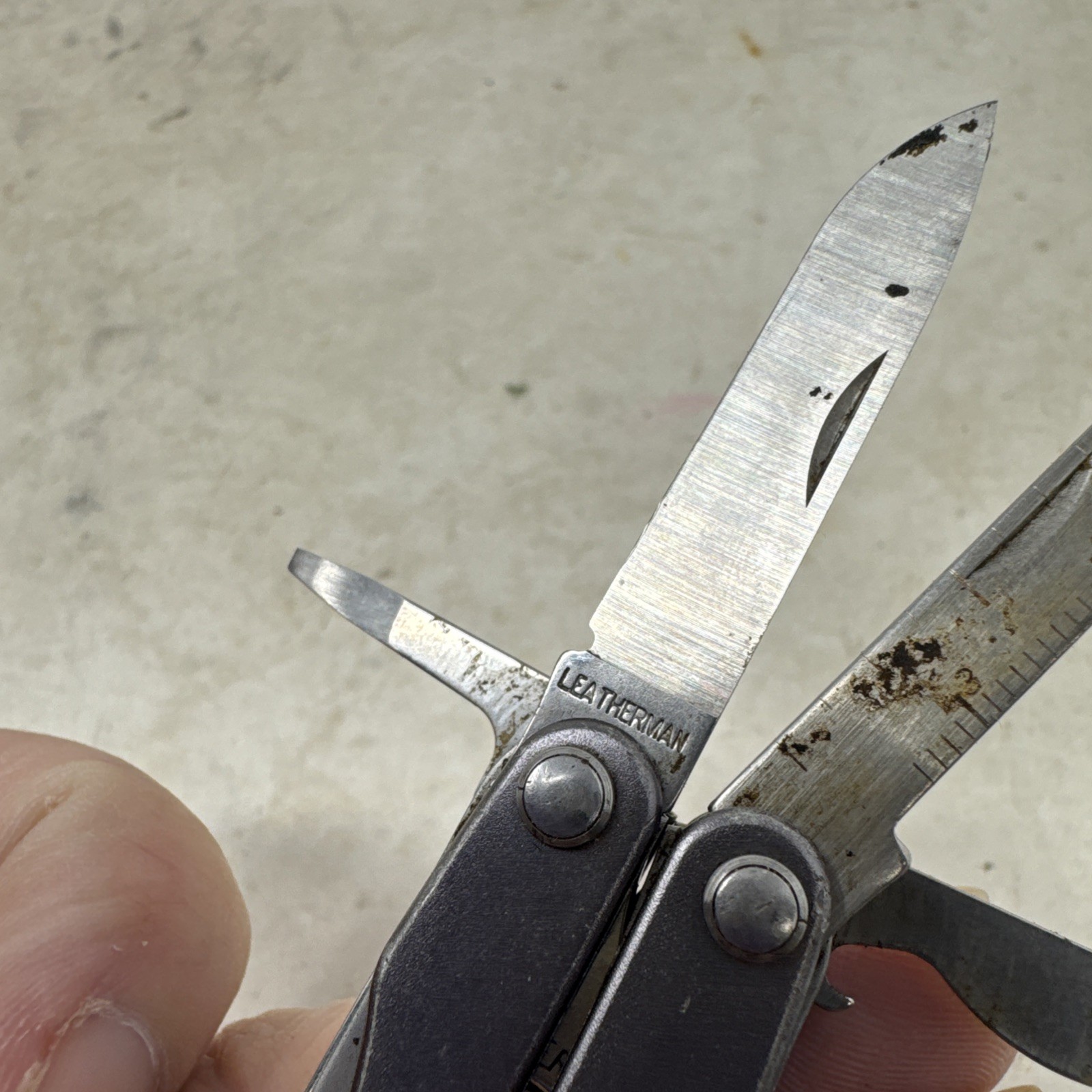 Leatherman Squirt S4 Multi-Tool Scissor Pocket Knife Grey Stainless