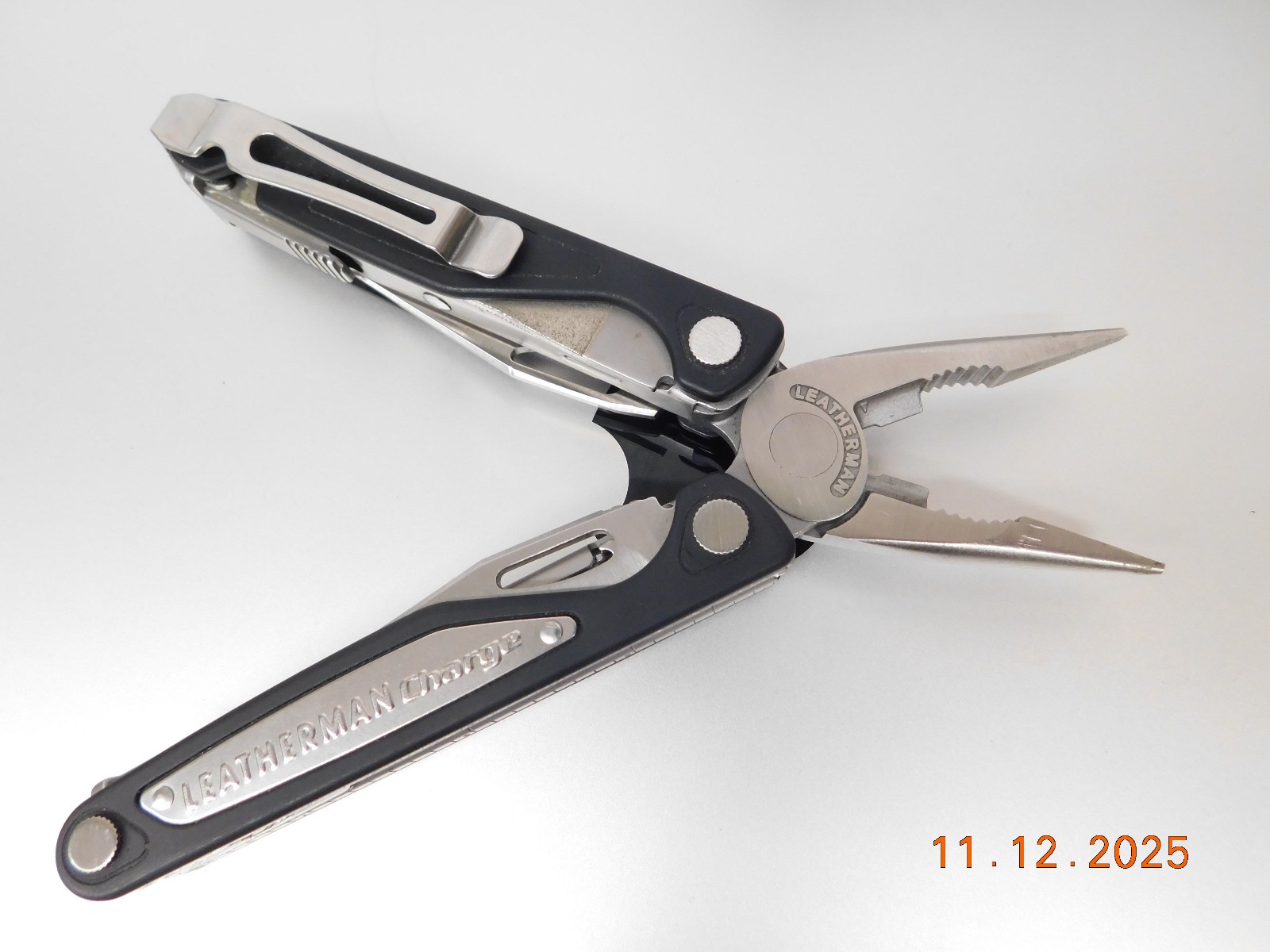 Leatherman Charge AL Multi-Tool Knife Plier Wire Cutter Scissor Saw, retired