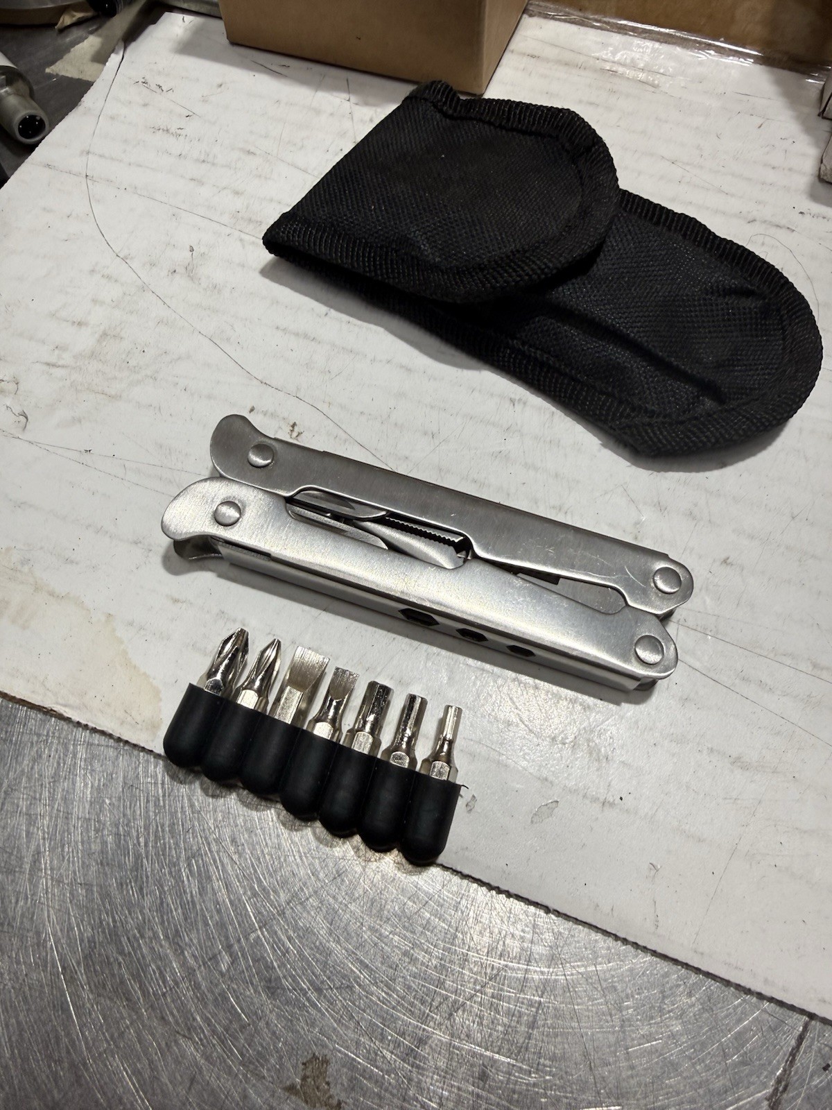 Multitool Stainless Steel Pliers W/ Silver Handle And Multitool Pocketknife Mint