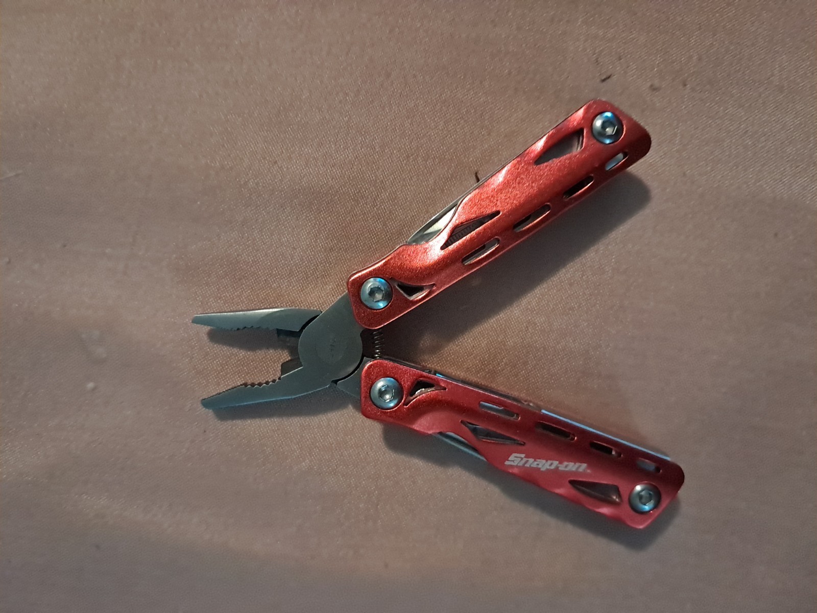 Snap-on Mini Multi Tool Red