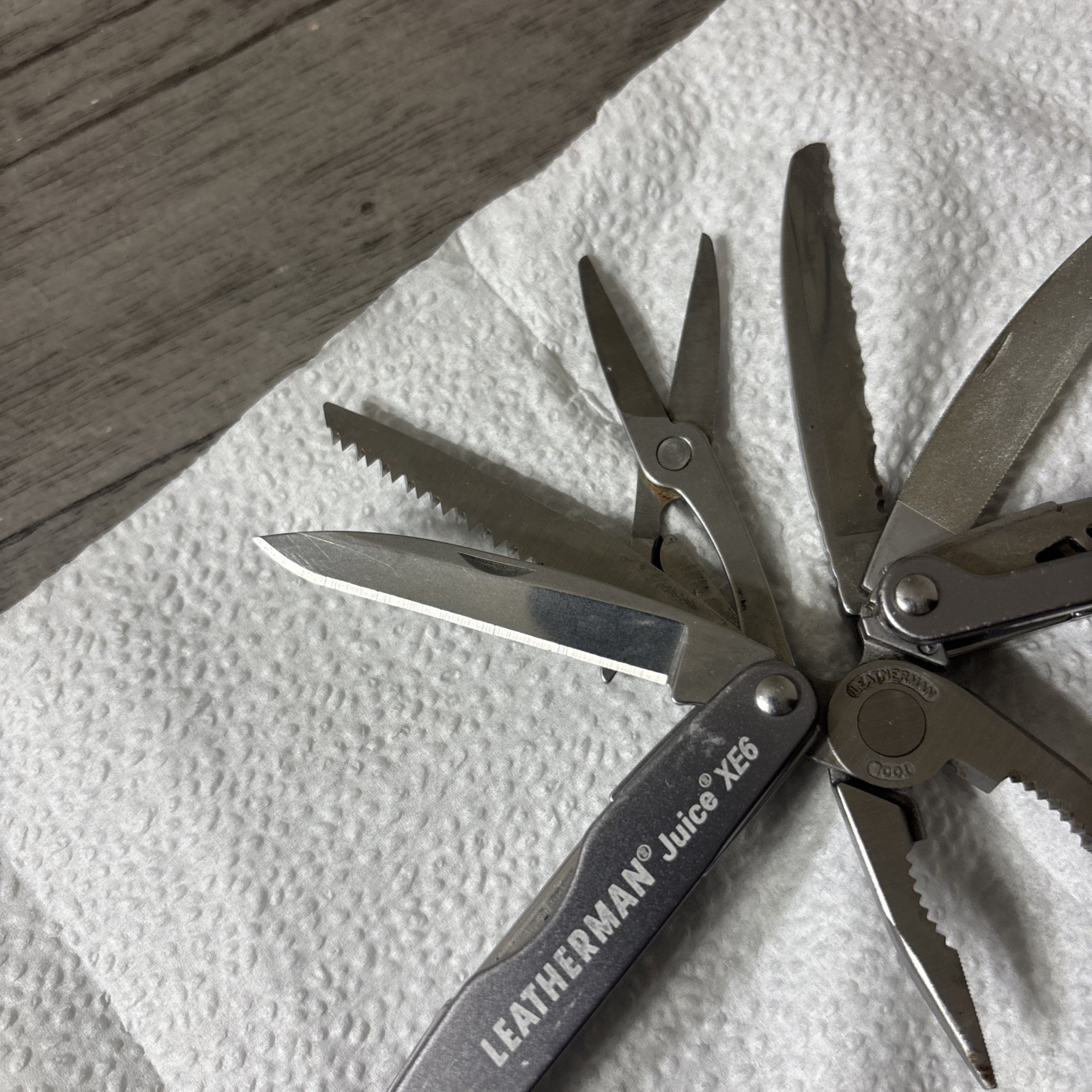 Leatherman Juice Xe6 Multi-Tool 18 Tools Gray