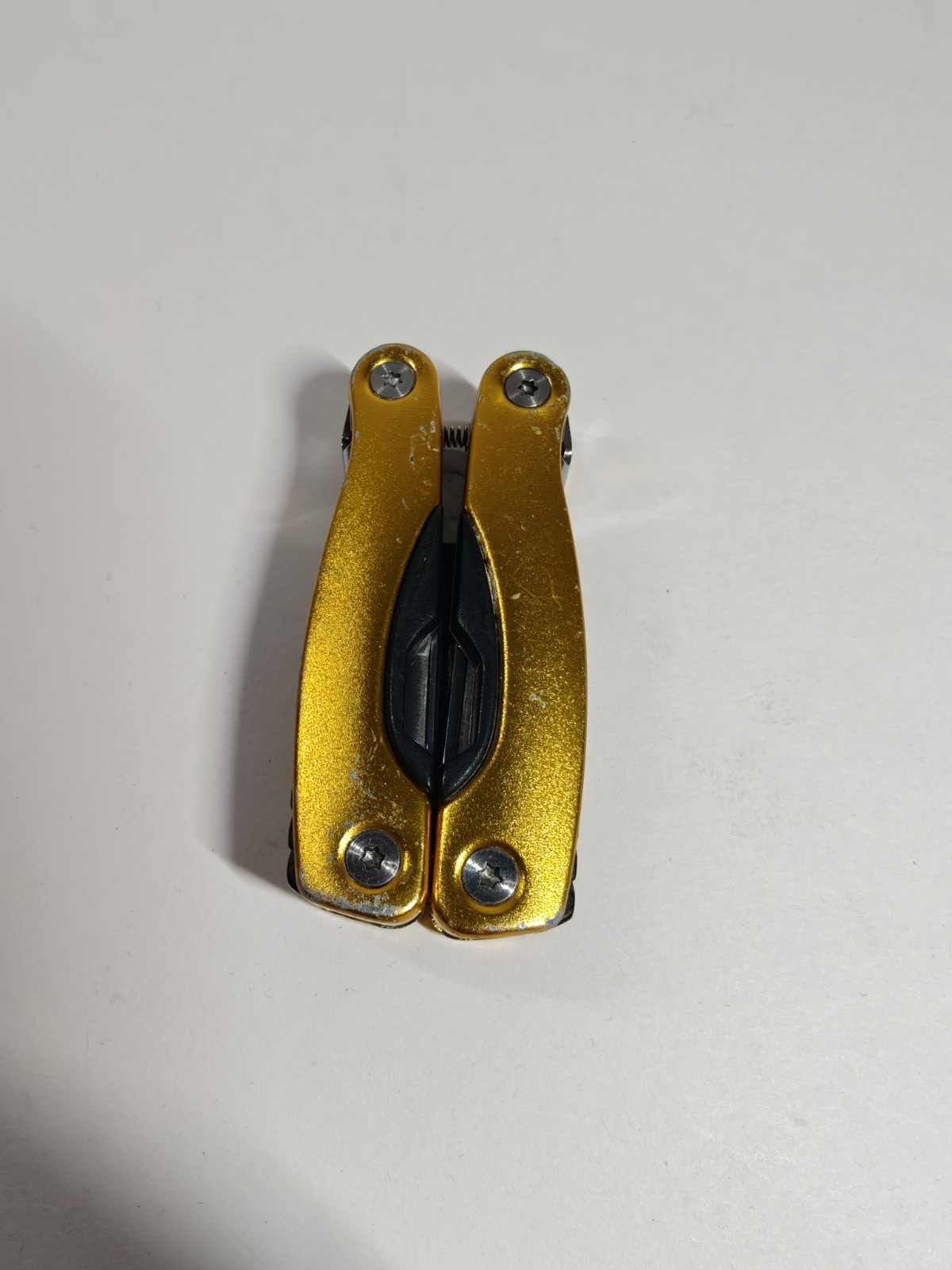 Smith’s & Trades Pro Multi Tool Lot of 2 – Pliers Knife Screwdriver EDC
