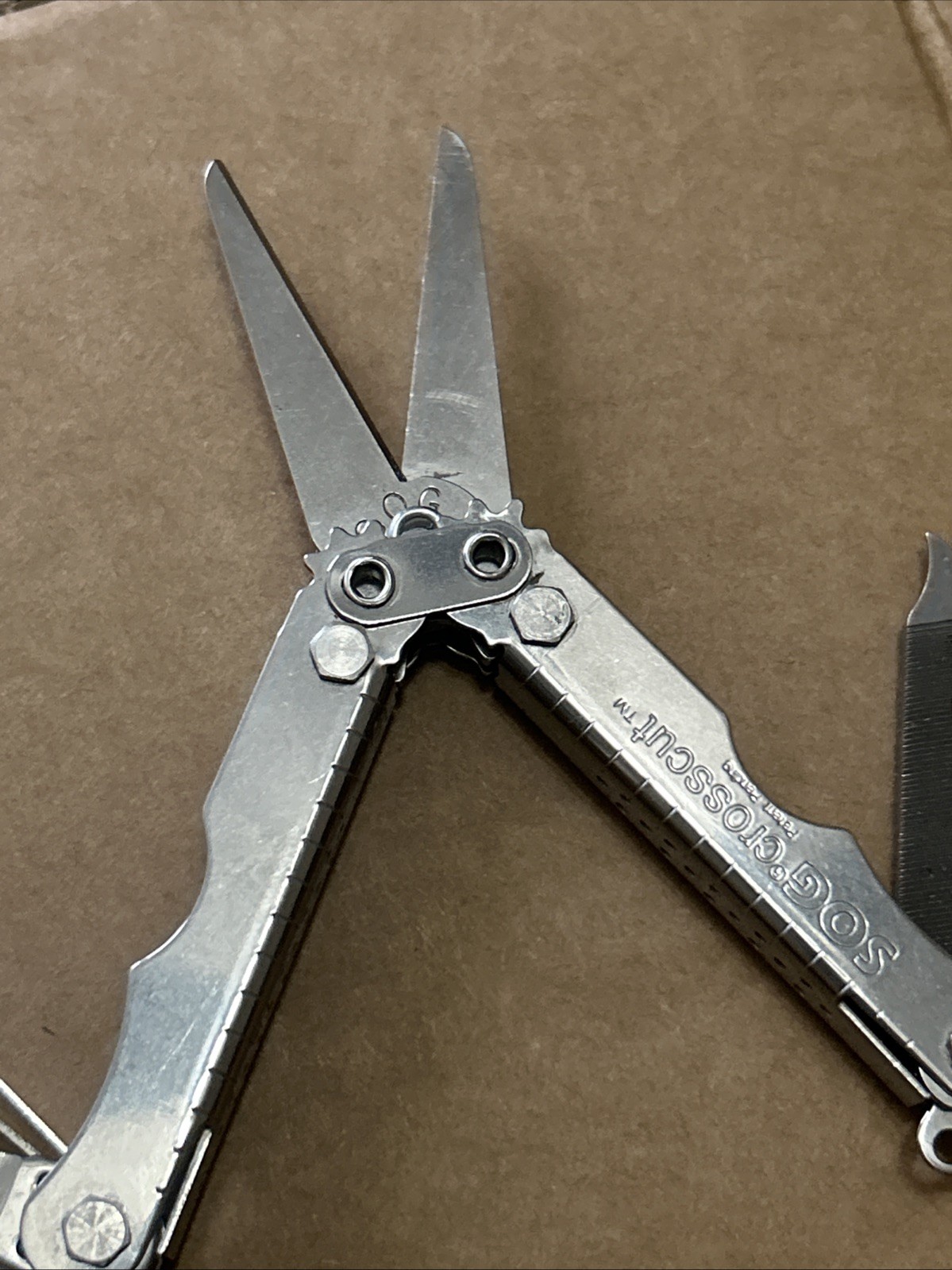 SOG Crosscut Multi Tool Scissors Knife File Tweezer