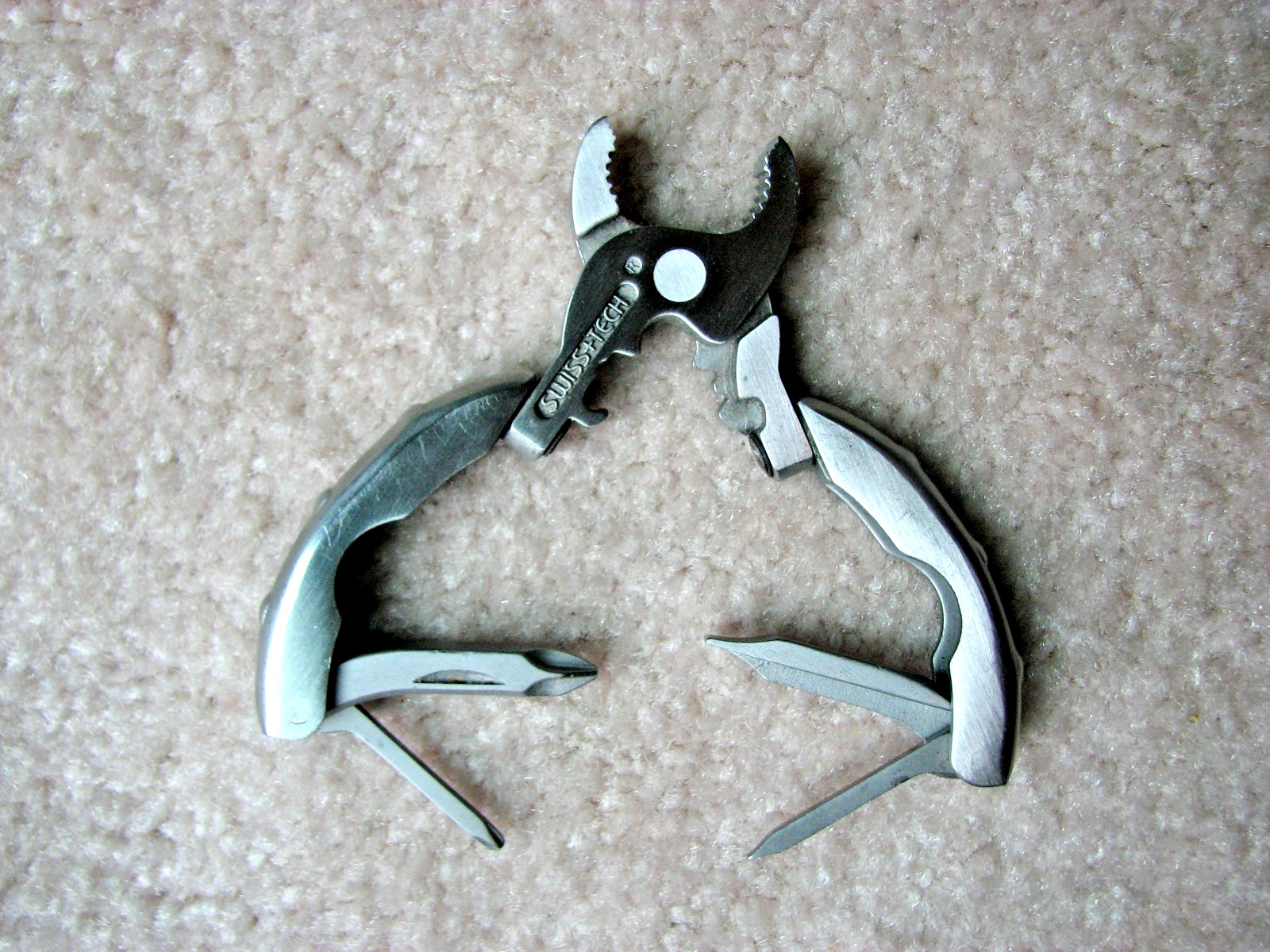 Swiss+Tech Mutli Micro Tool 9 in 1 Stainless Pliers Stripper Screwdrivers