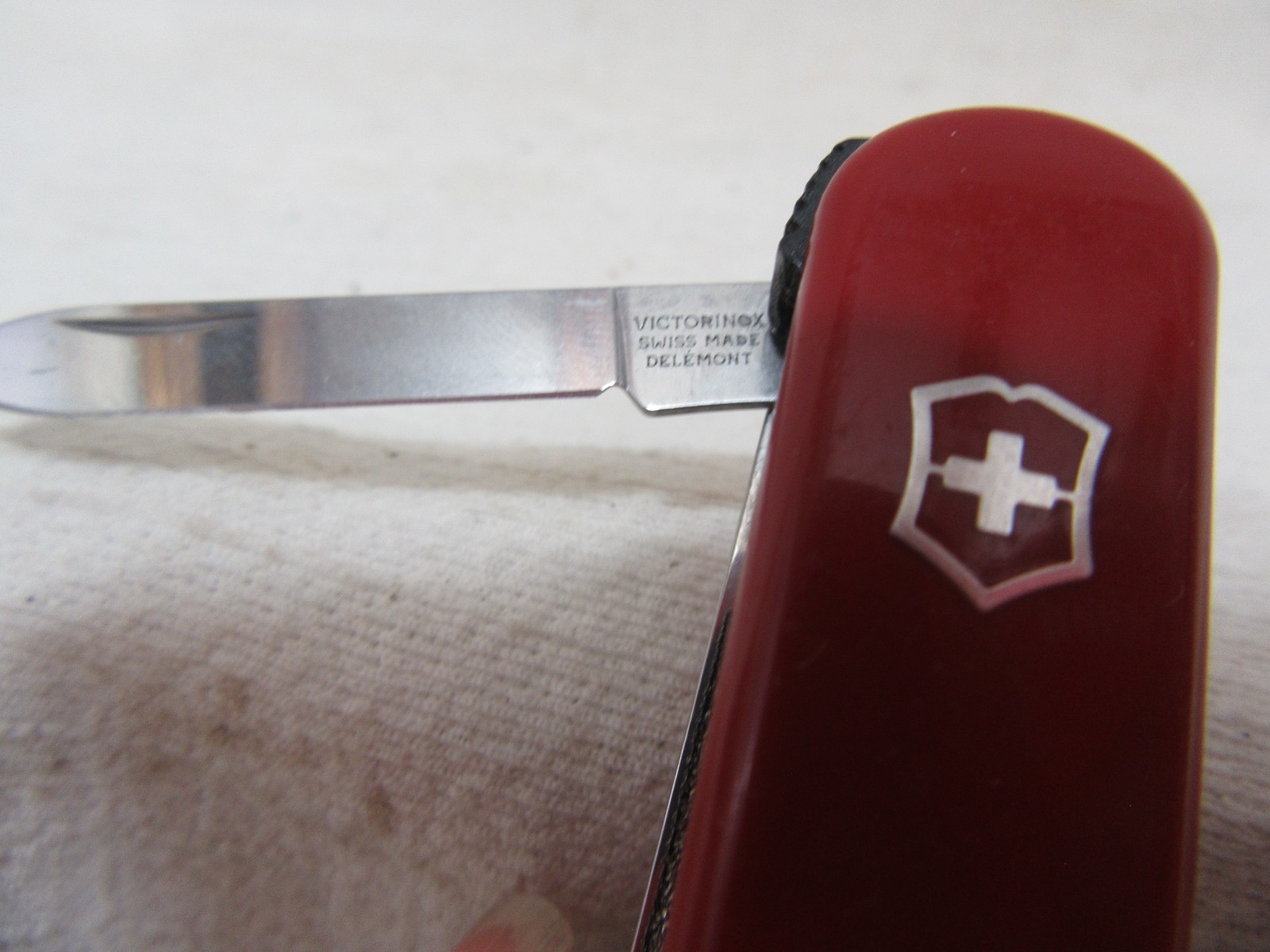 Victorinox 0.6463.T2 Folding Pocket Knife Nail Clip 580 Red NICE