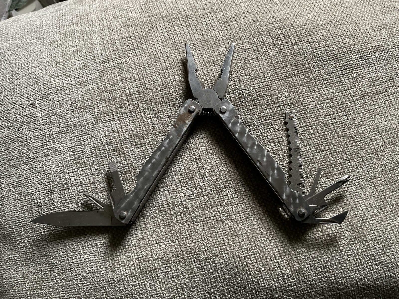 Multi-tool Unbranded Vtg See Pics With Black Leather Case