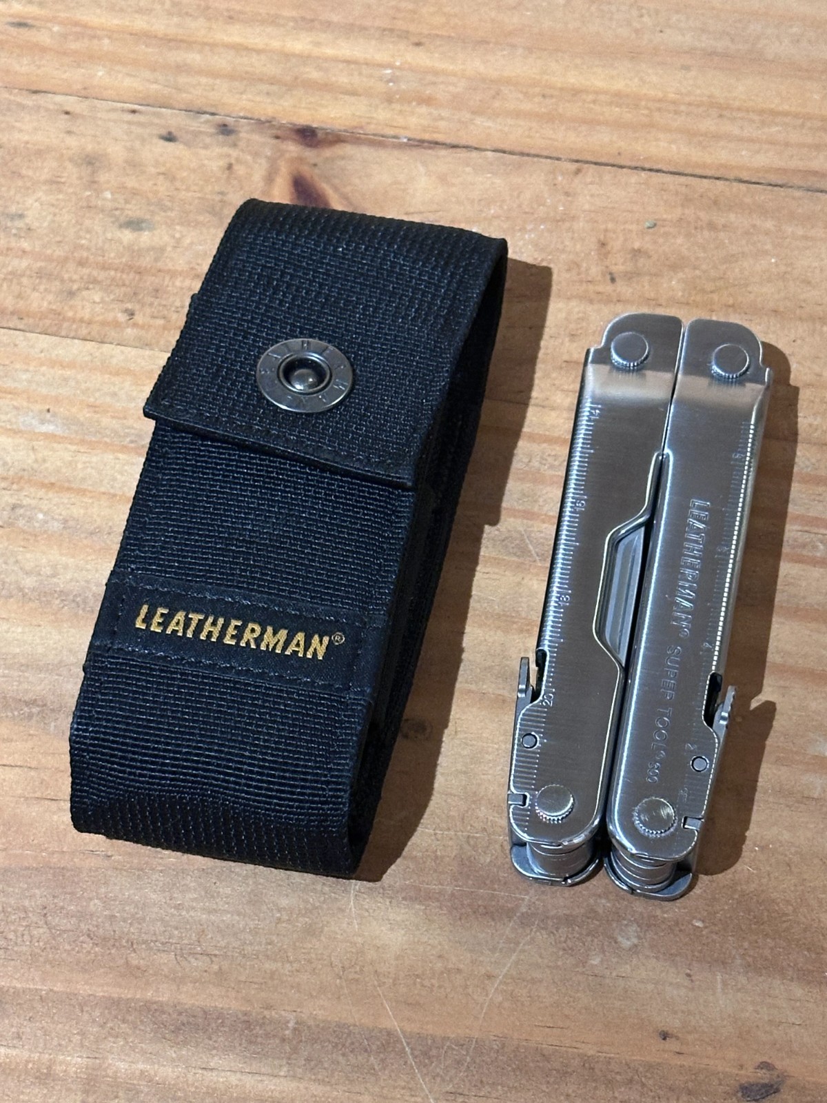 Leatherman Super Tool 300 Multi-Tool with Black Nylon Sheath – Silver Stainless