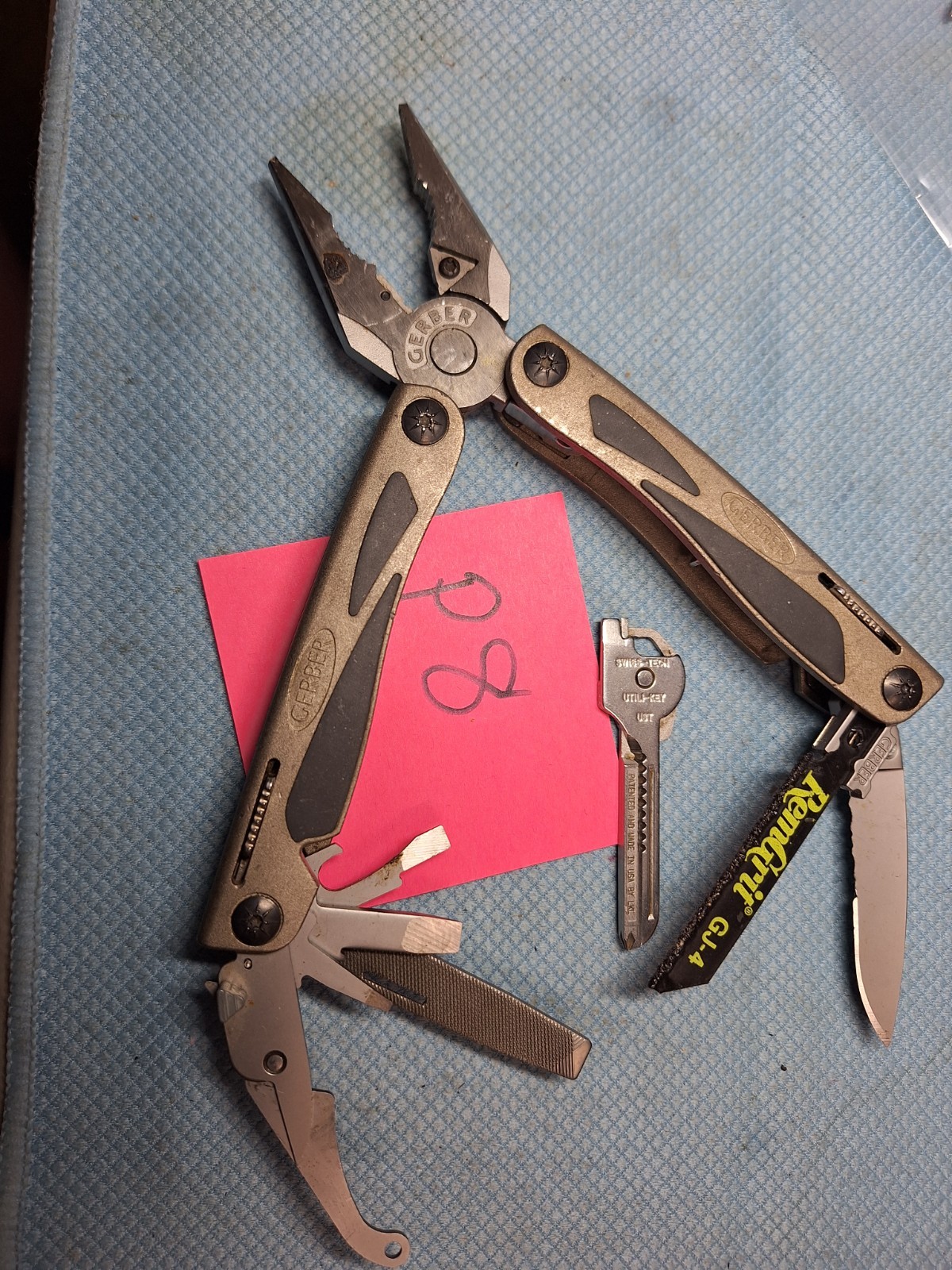 1 Vintage Gerber Legend U.S.A. Multi Tool Fishing Camping excellent lot P8