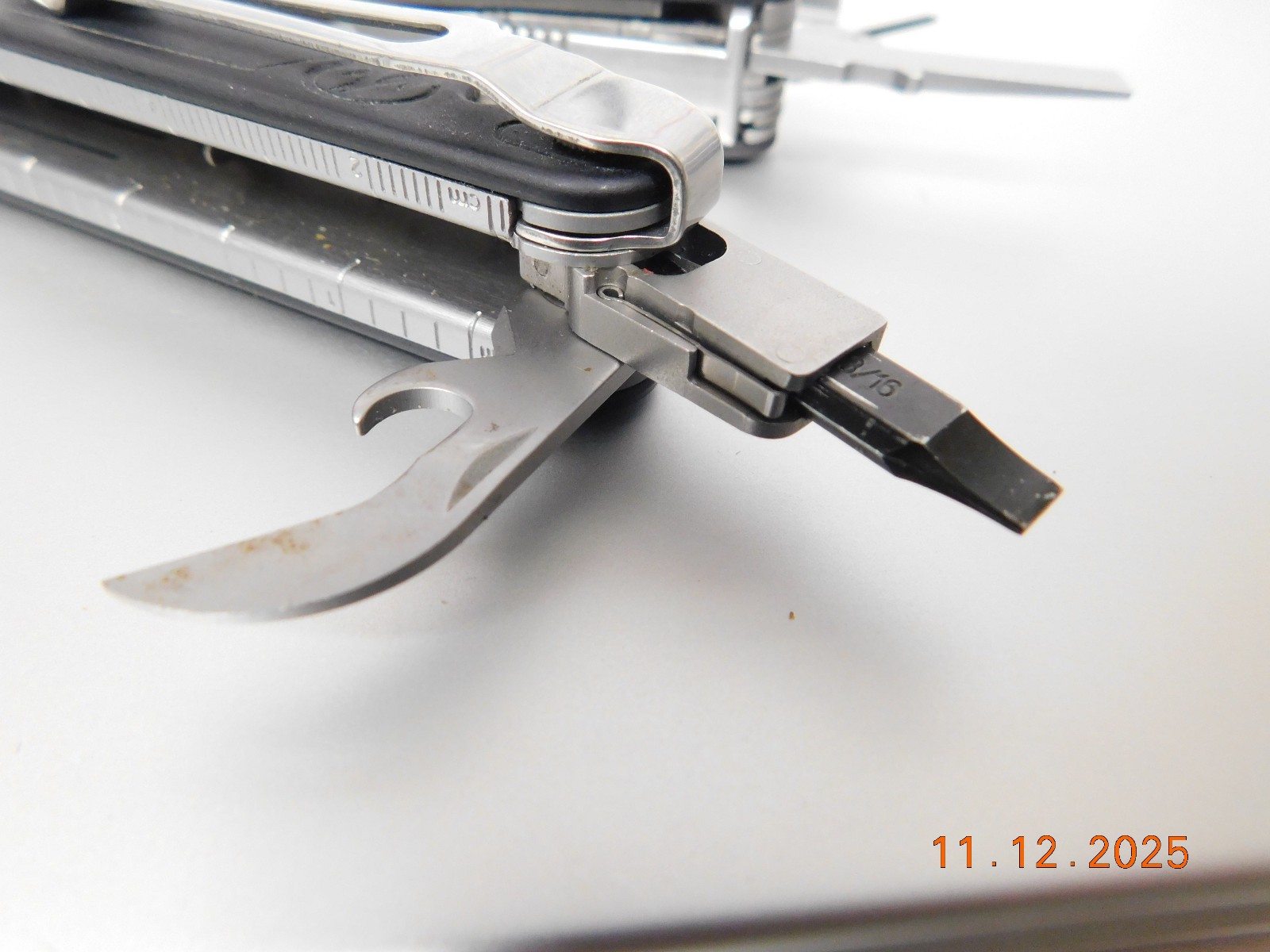 Leatherman Charge AL Multi-Tool Knife Plier Wire Cutter Scissor Saw, retired