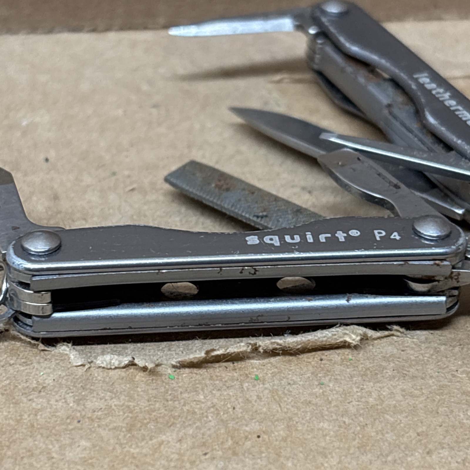 Leatherman Squirt P4 Gray Keychain Multi Tool w/Pliers Excellent Used Condition