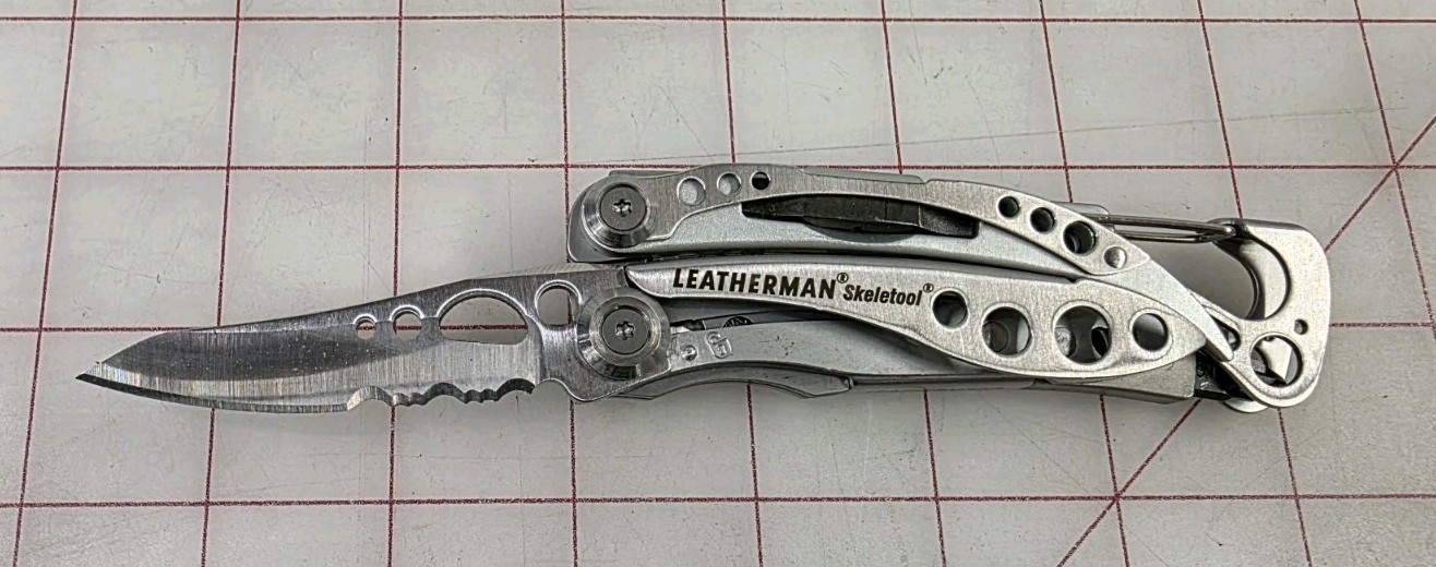 Leatherman Skeletool Multi-Tool Stainless Steel Multipurpose Pliers Excellent