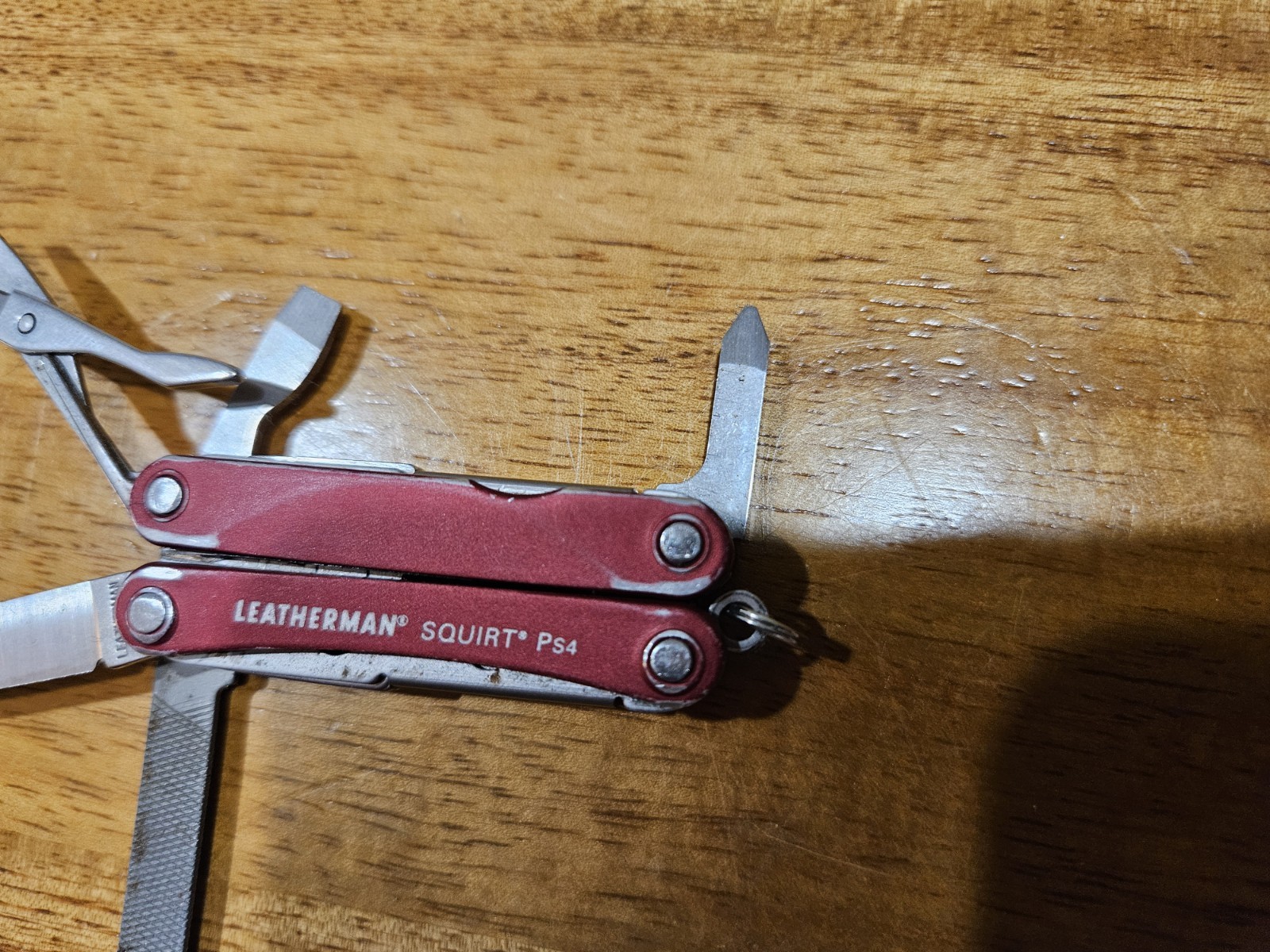 Leatherman Squirt PS4 Red Keychain Multi Tool Pliers Pocket Knife