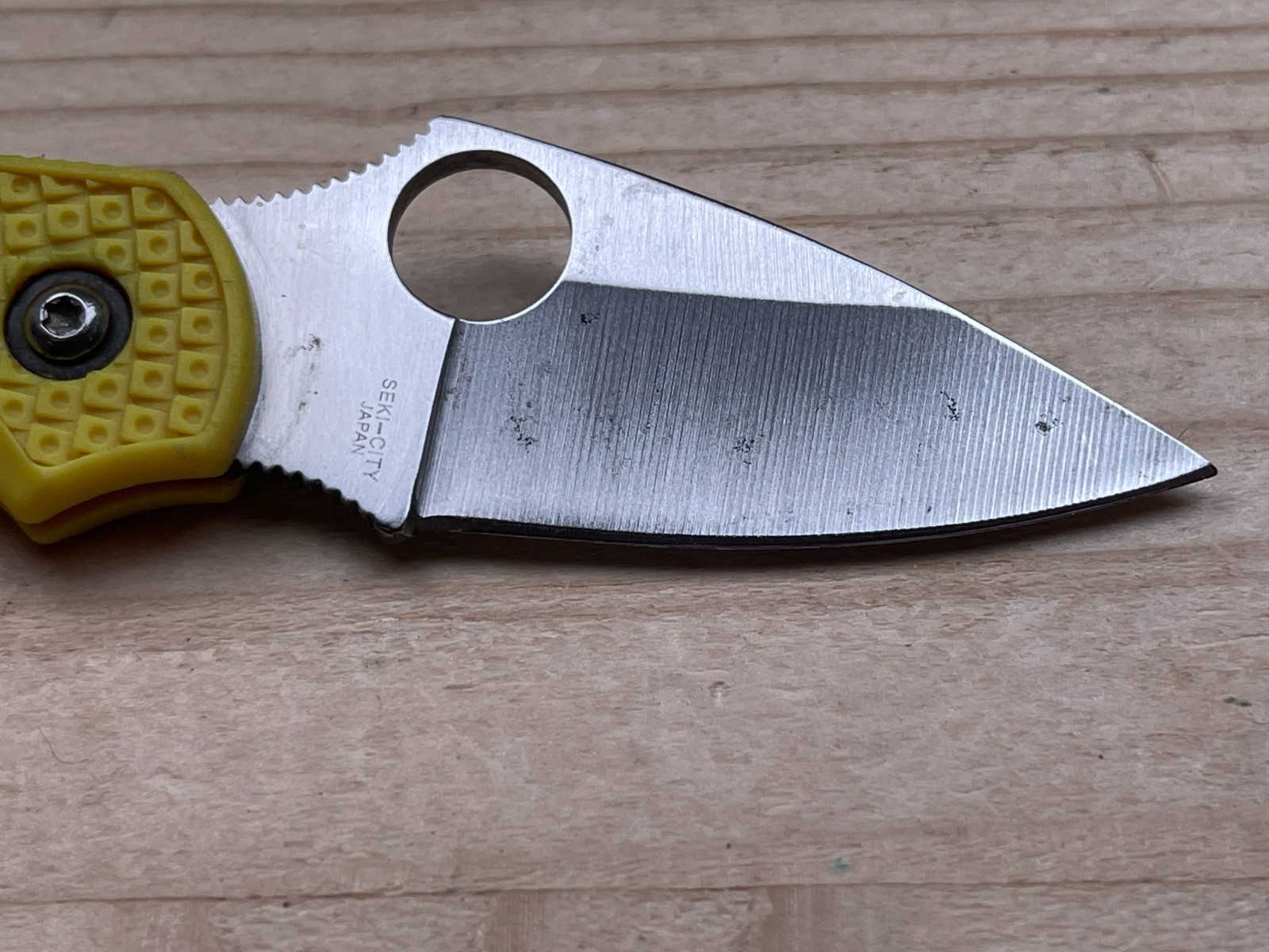 Spyderco Dragonfly Salt H1 Yellow Plain Edge Blade Folding Pocket Knife