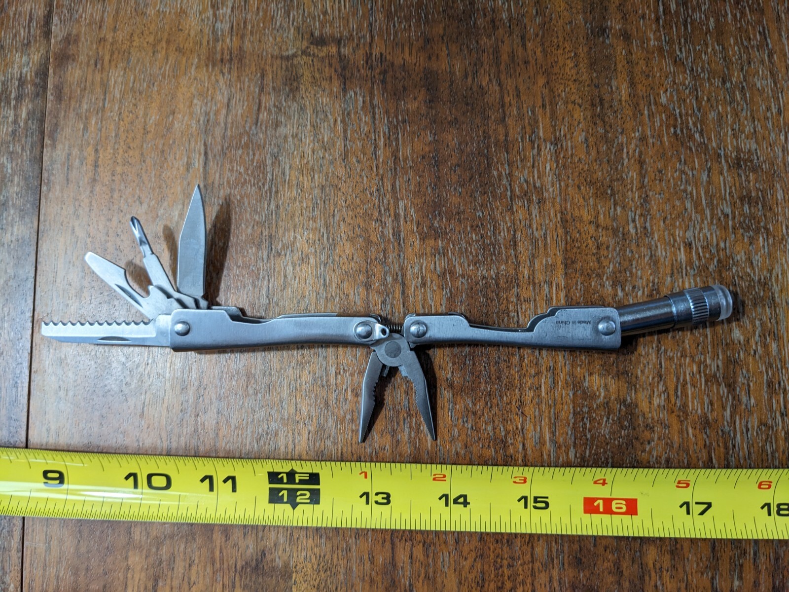 Brookstone Pocket Knife Multi 7+ Function Tool Led Light Key Compact Mini Pliers