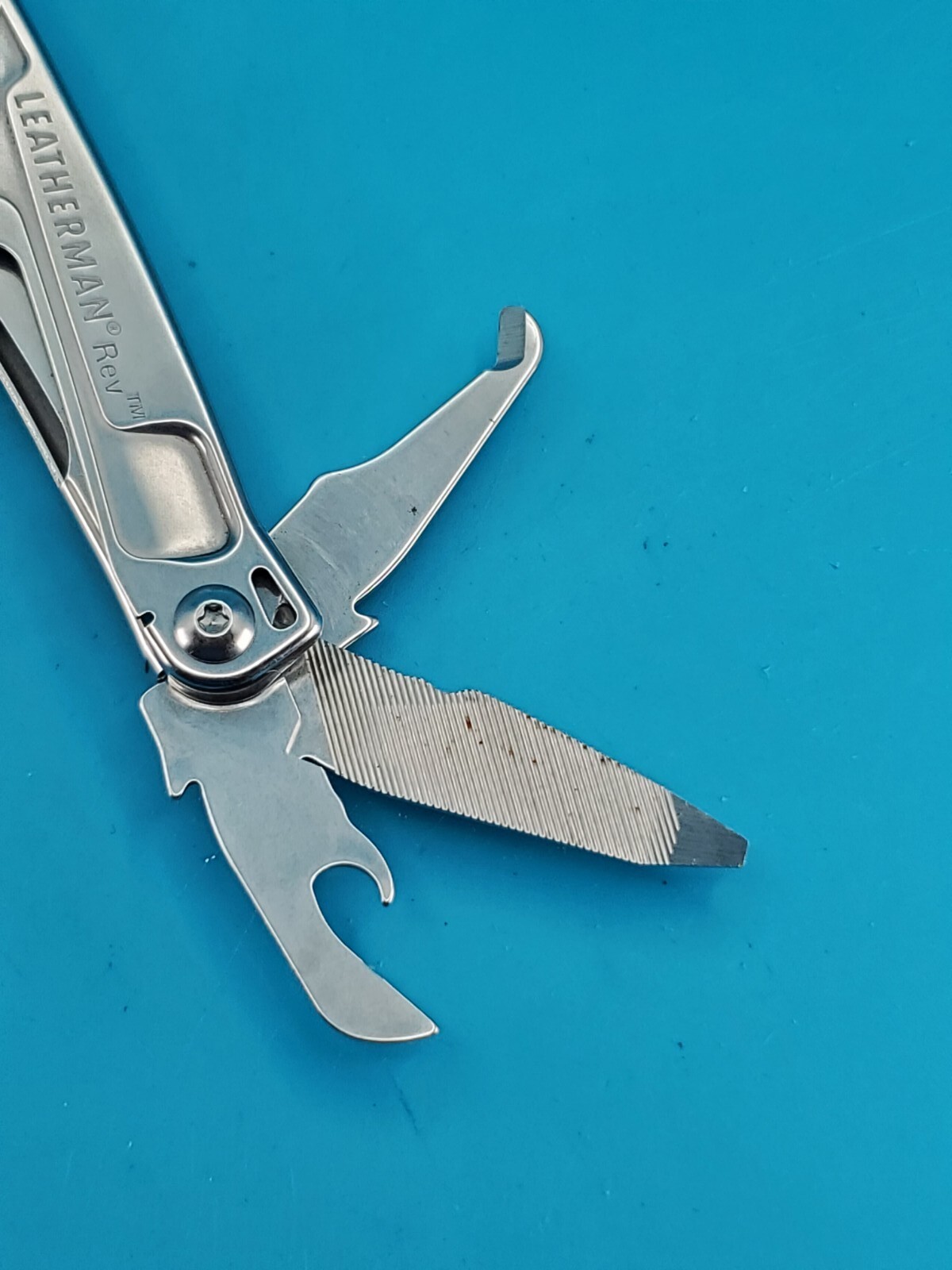 Leatherman Rev 3.8″ Multi-Tool, Stainless! *MINOR RUST ON ITEM*
