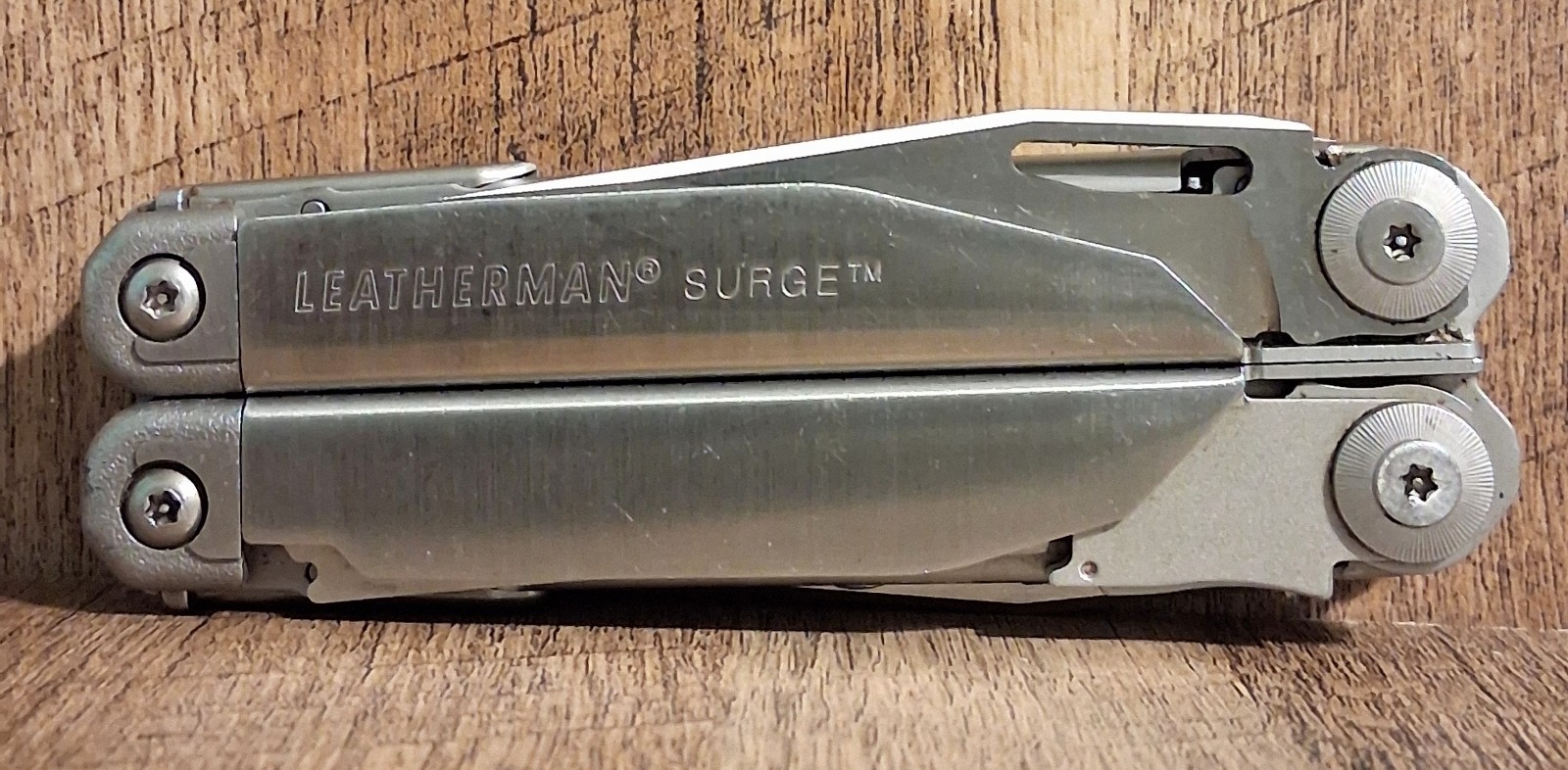 Leatherman Surge Multi-Tool Stainless Steel – Very Good Condition