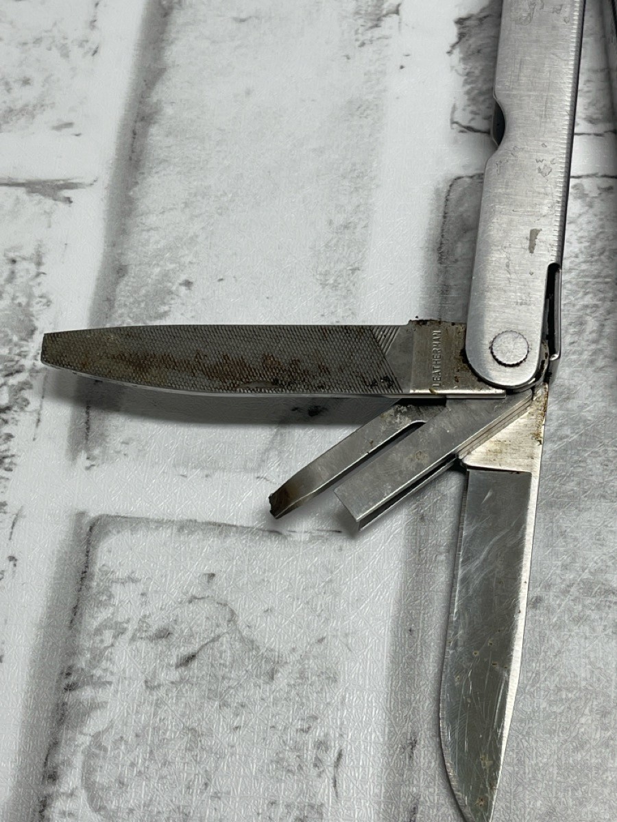 LEATHERMAN THE ORIGINAL SUPERTOOL MULTI-TOOL (A1D011623)