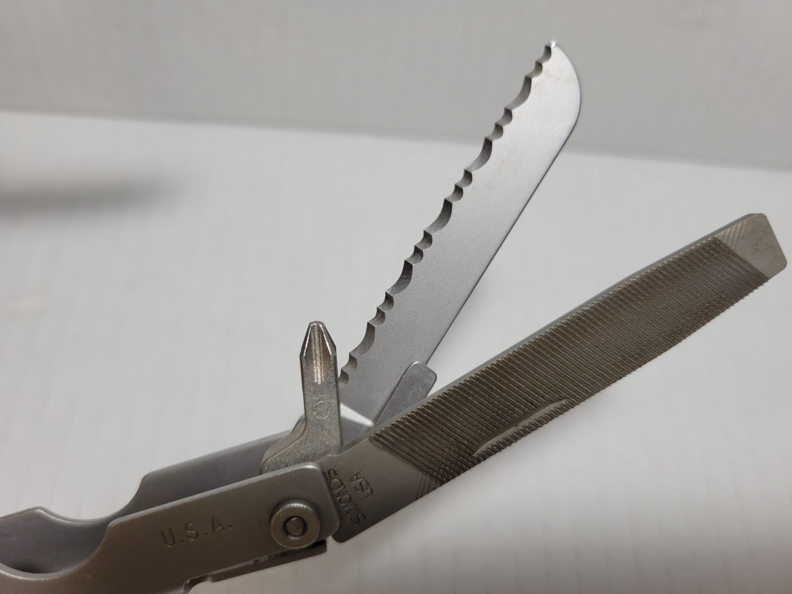 Vintage Gerber Multi Plier Tool Patent 5142721/5142844 with Sheath USA