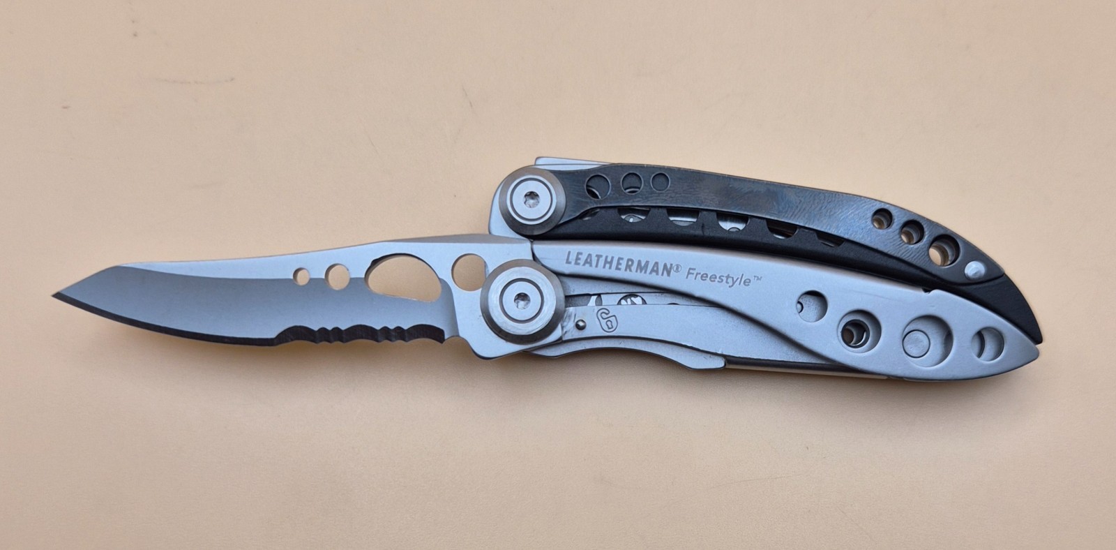 RARE Leatherman RETIRED FREESTYLE Multi-tool Good Condition (004)