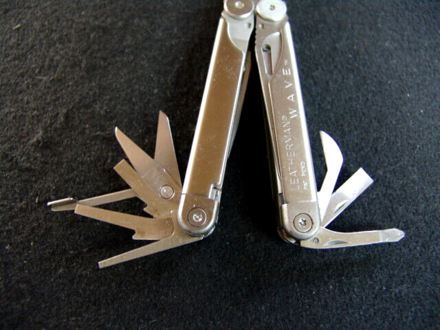 LEATHERMAN WAVE ORIGINAL-RETIRED-07-01-w/CUSTOM WAVE LEATHERMAN CASE-EXCELLENT