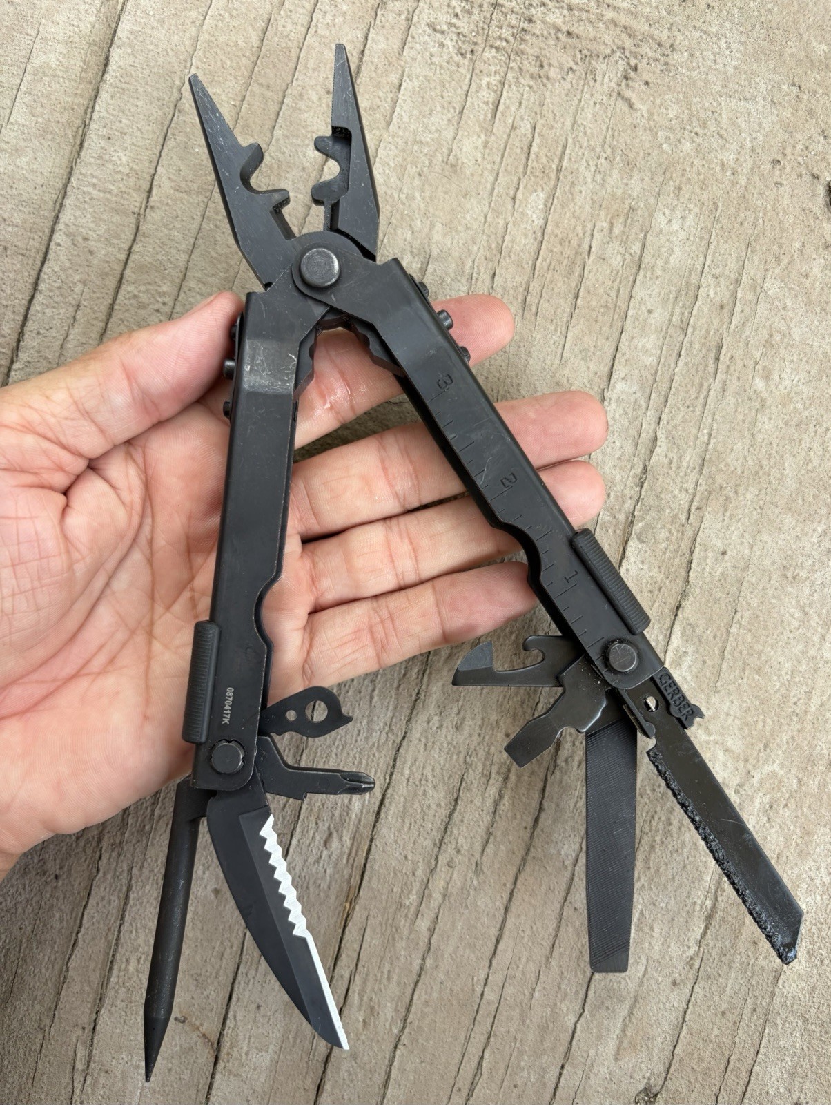 GERBER DET MULTIPLIER CAMPING BLACK OXIDE NEEDLE NOSE MULTI TOOL KNIFE W/SHEATH